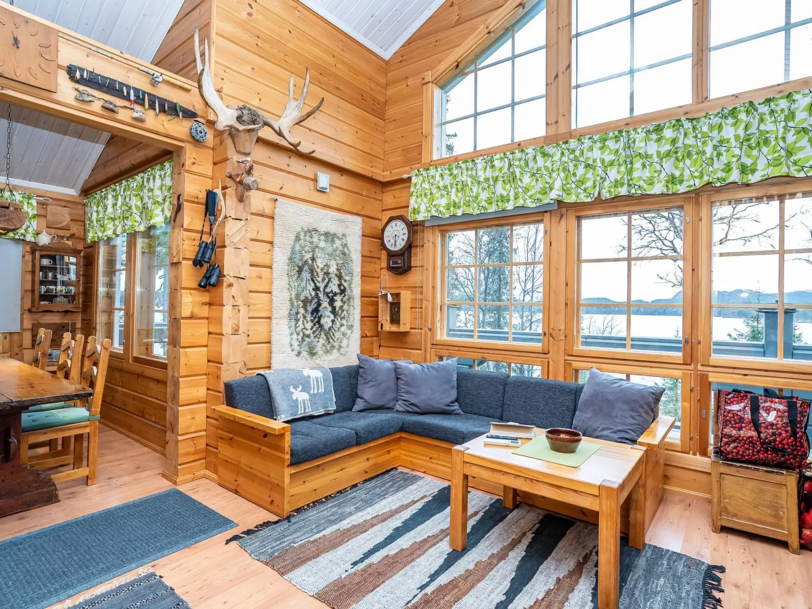 Rukaniemen kontio-Dedans