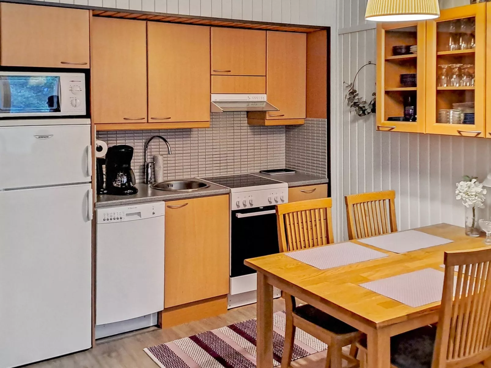 Lomakatti 6 a-Dedans