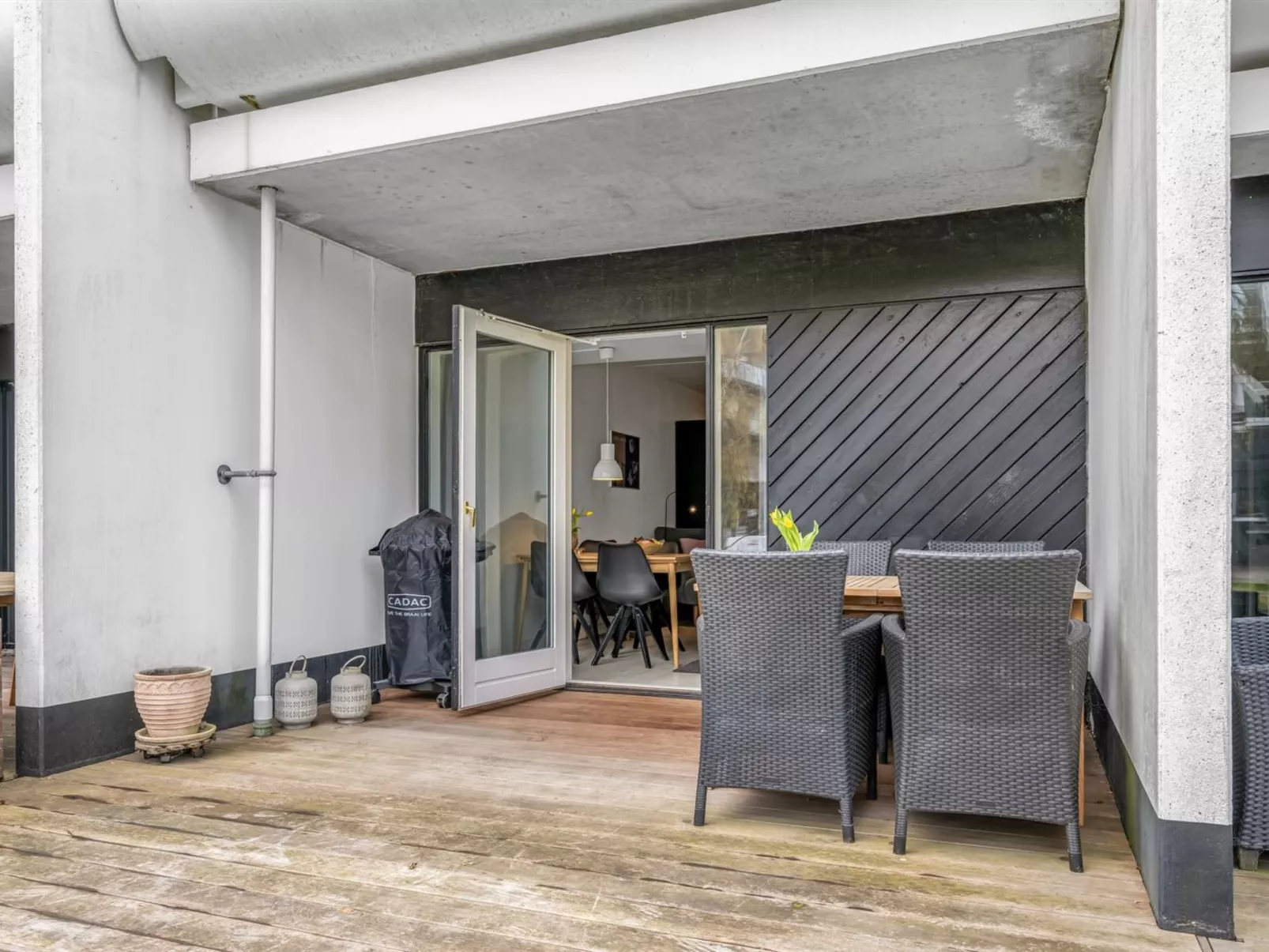 "Epiphania" - 130m from the sea-Outside