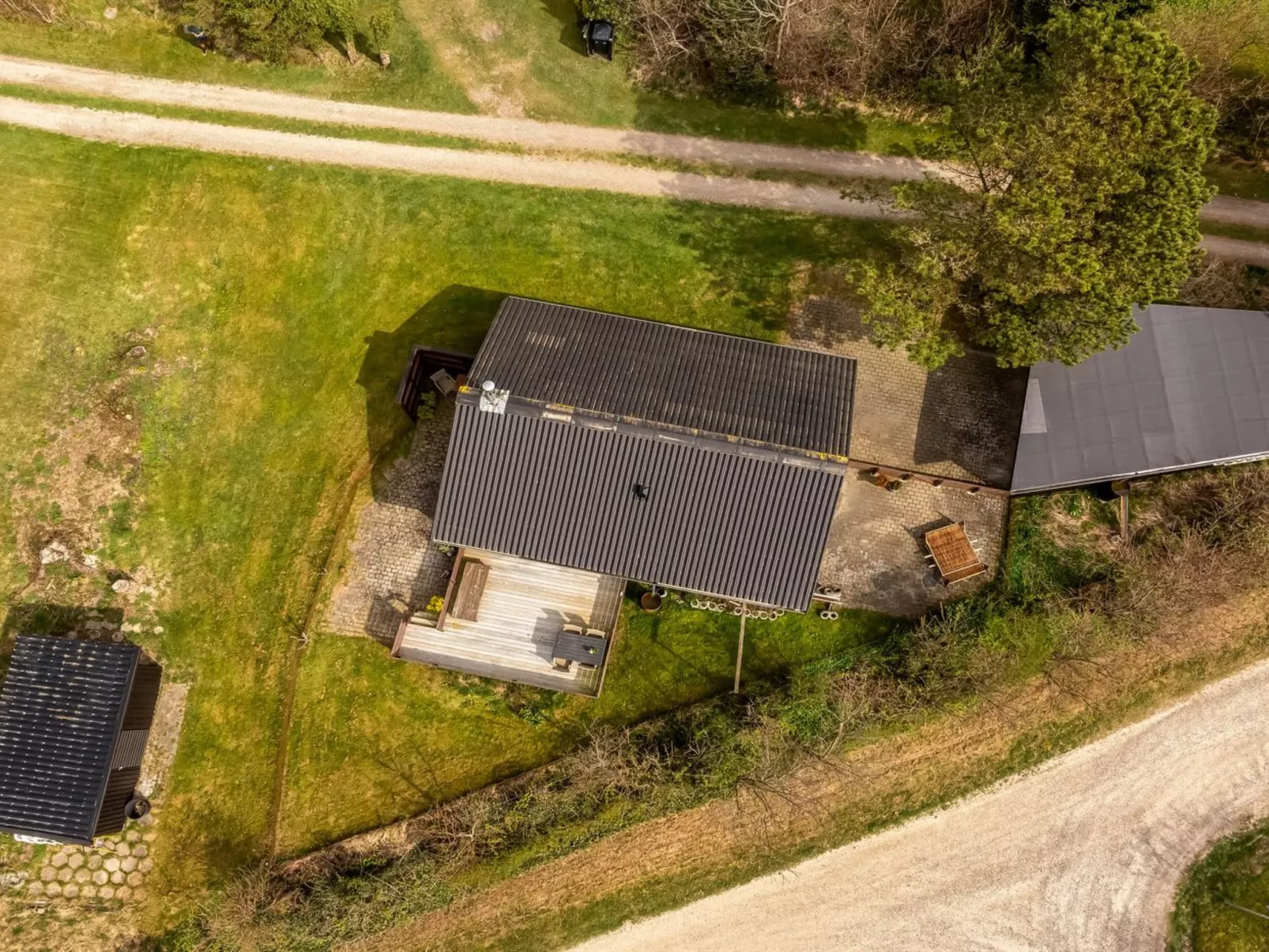 "Lenya" - 300m to the fjord-Outside