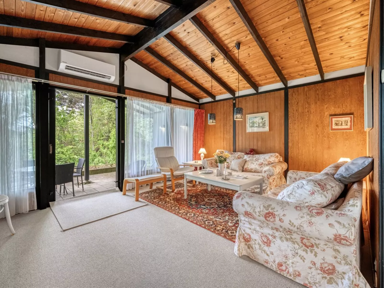 "Aatos" - 150m from the sea-Drinnen