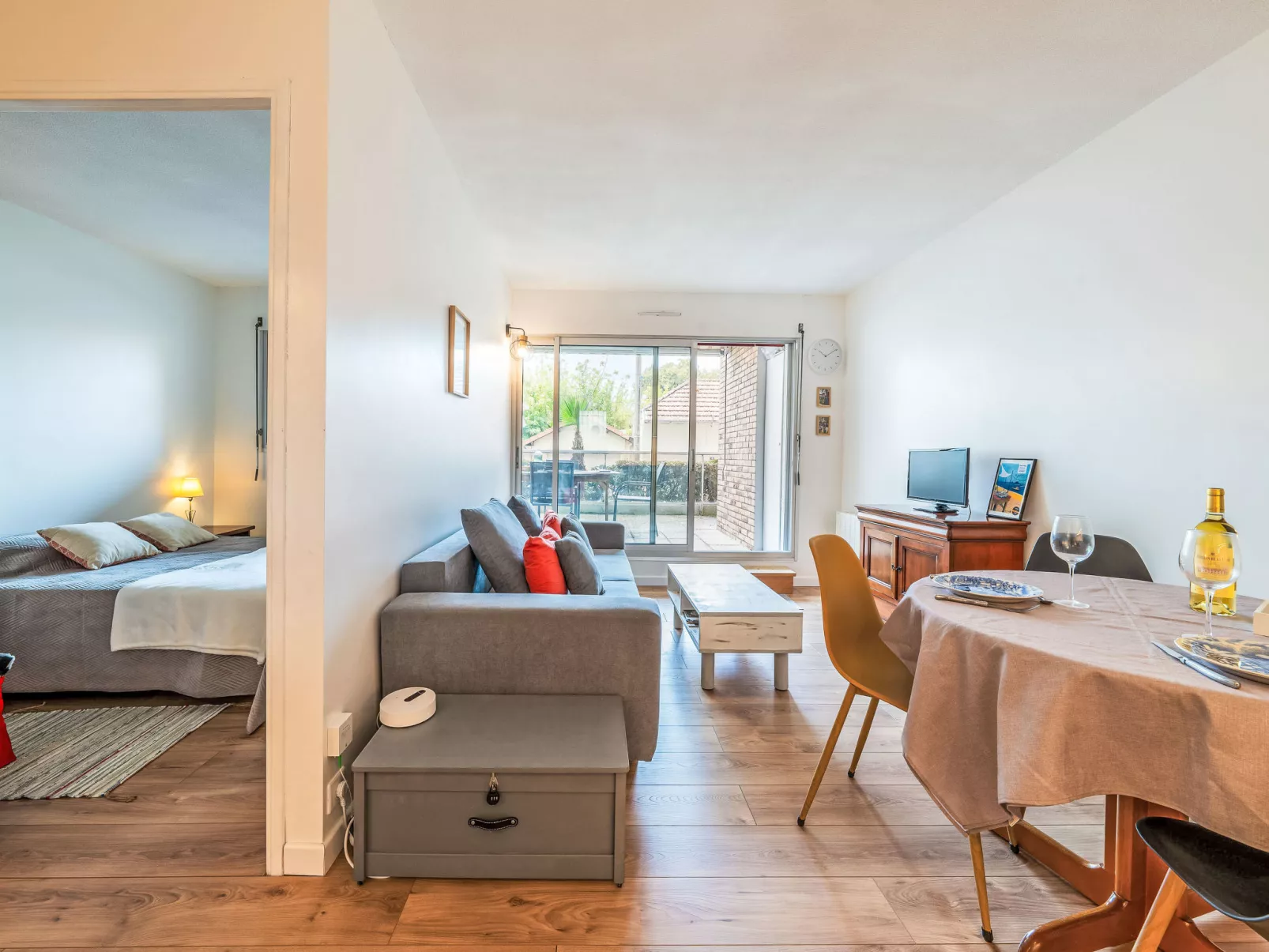 Plein Soleil-Drinnen