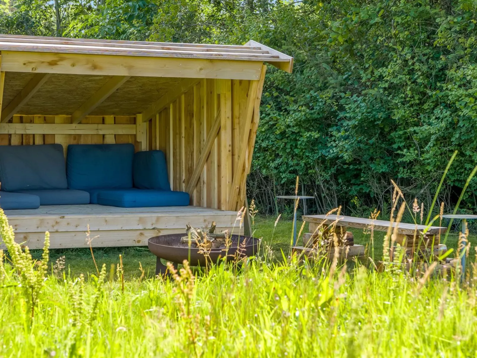 "Elske" -  from the sea-Outside