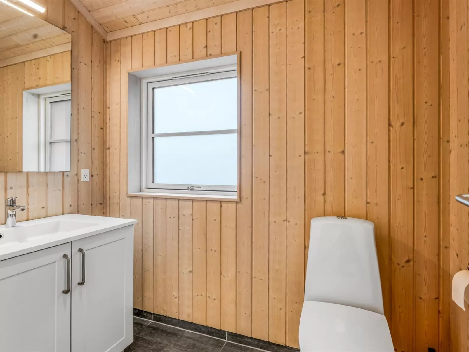 "Bernadine" - 500m from the sea-Dedans