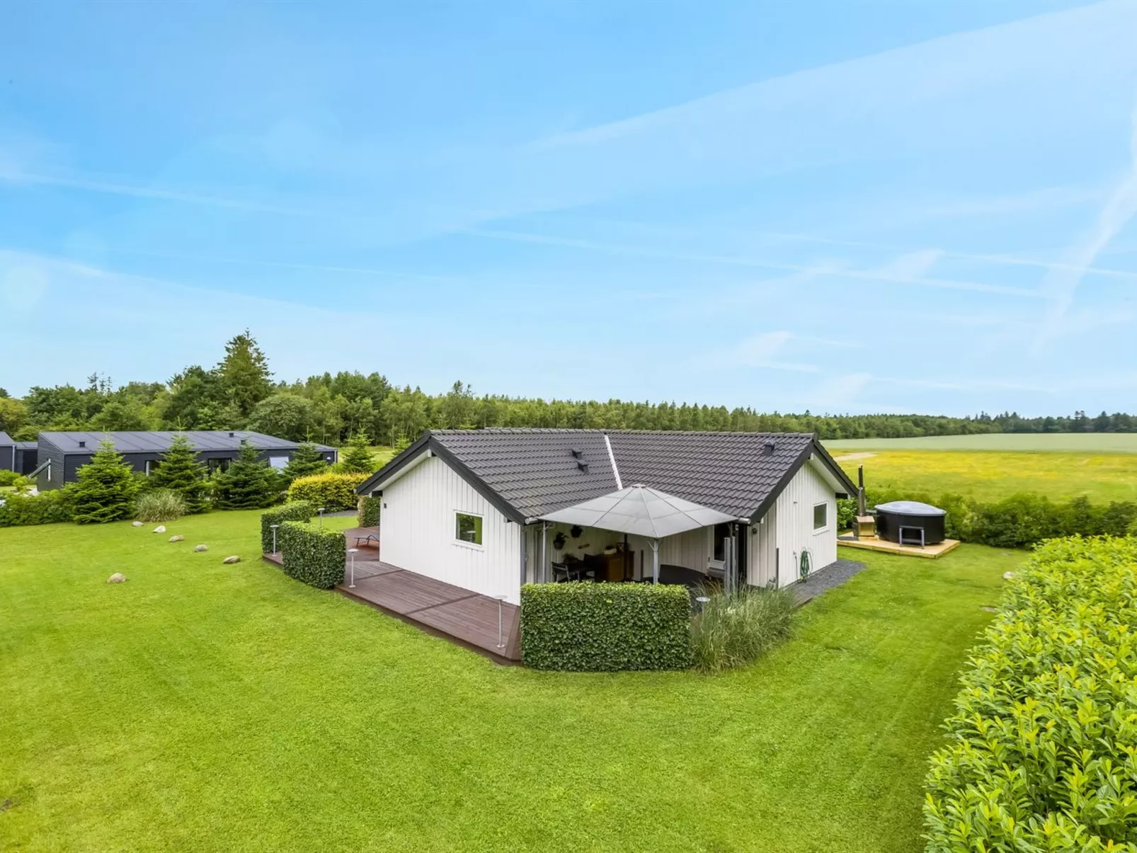 "Naimi" - 30km from the sea-Outside