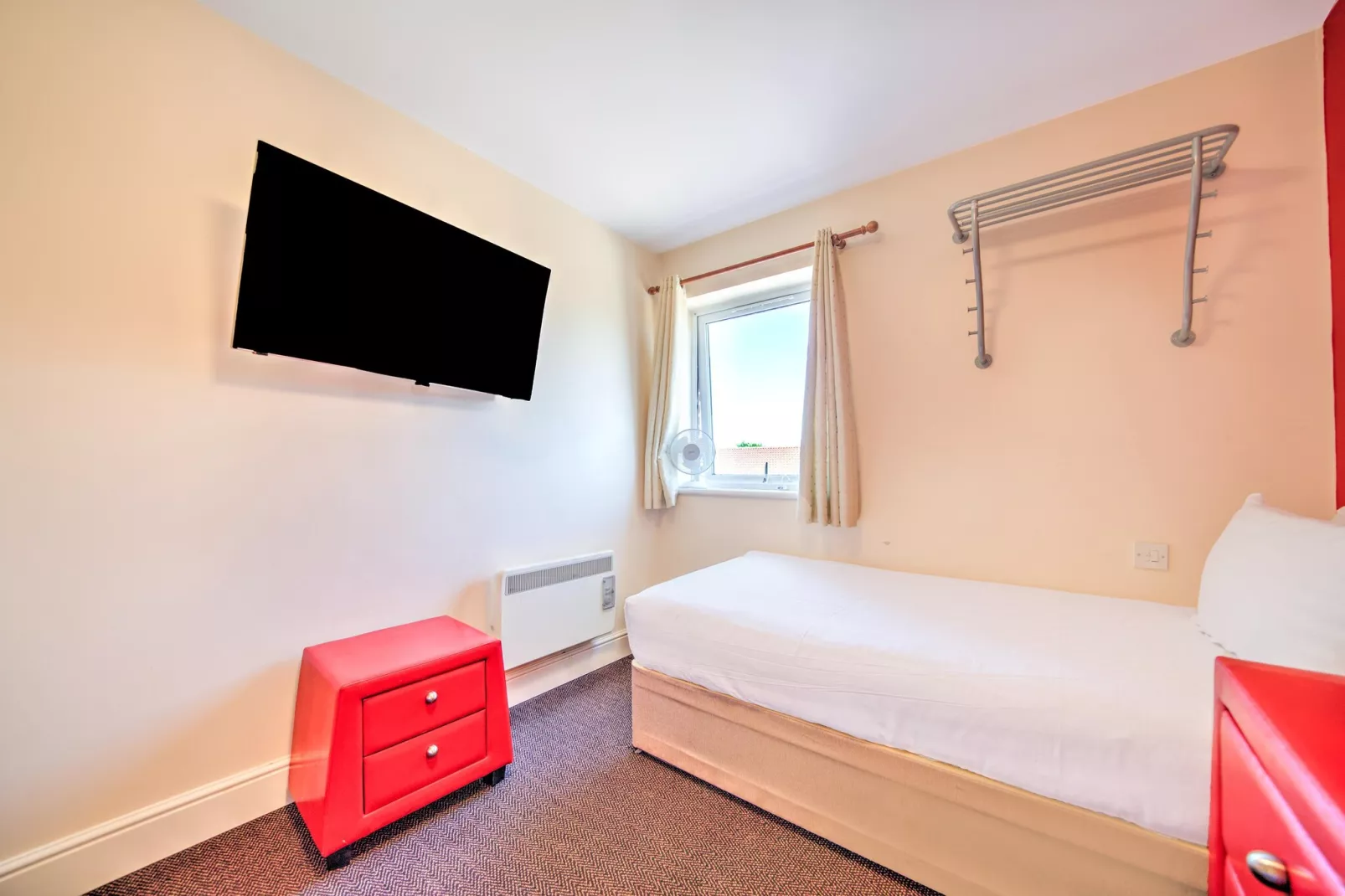 GO2 Gloucester Hotel by OYO  Twin Room-Schlafzimmer