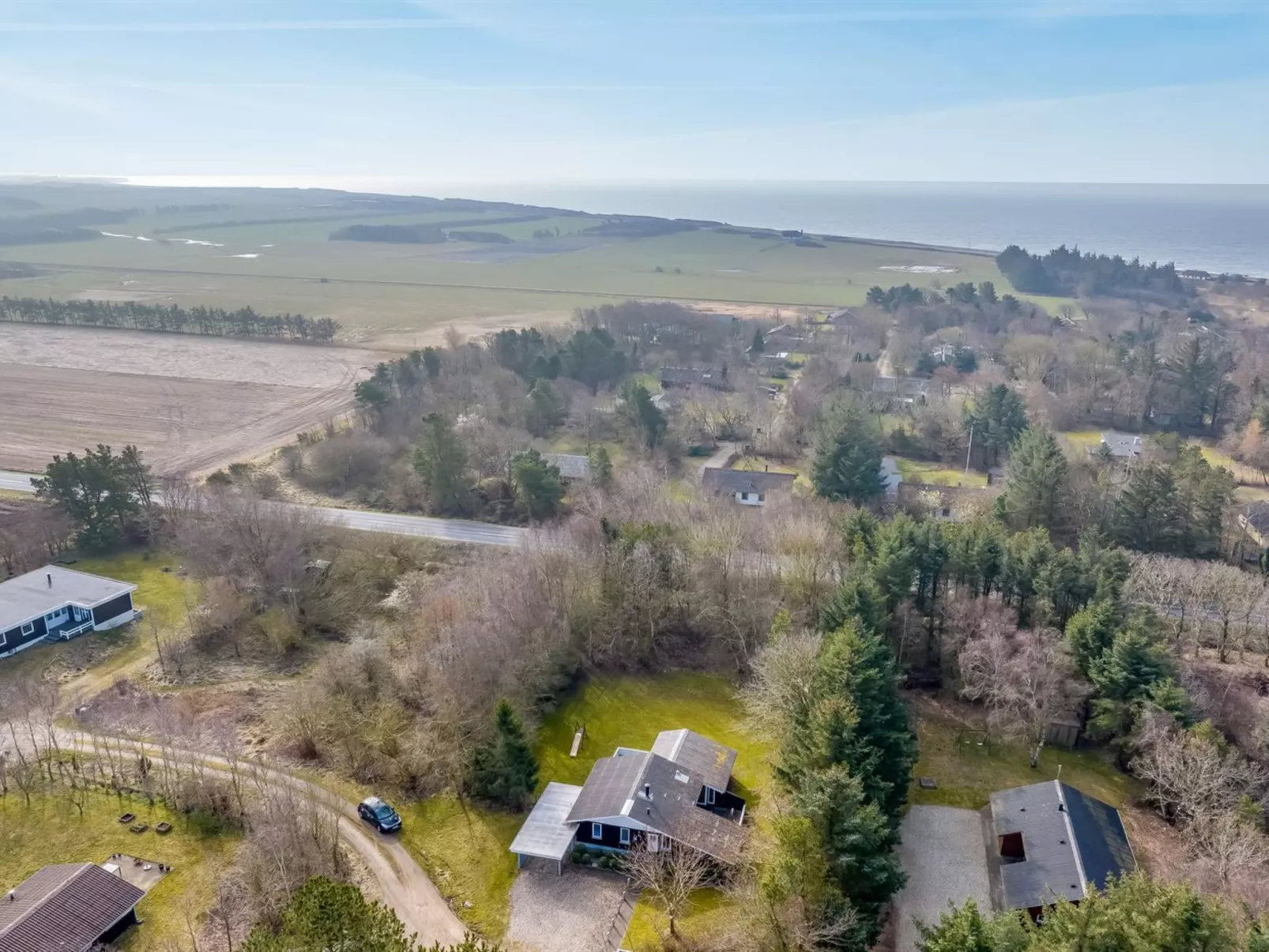 "Iris" - 200m to the fjord-Outside