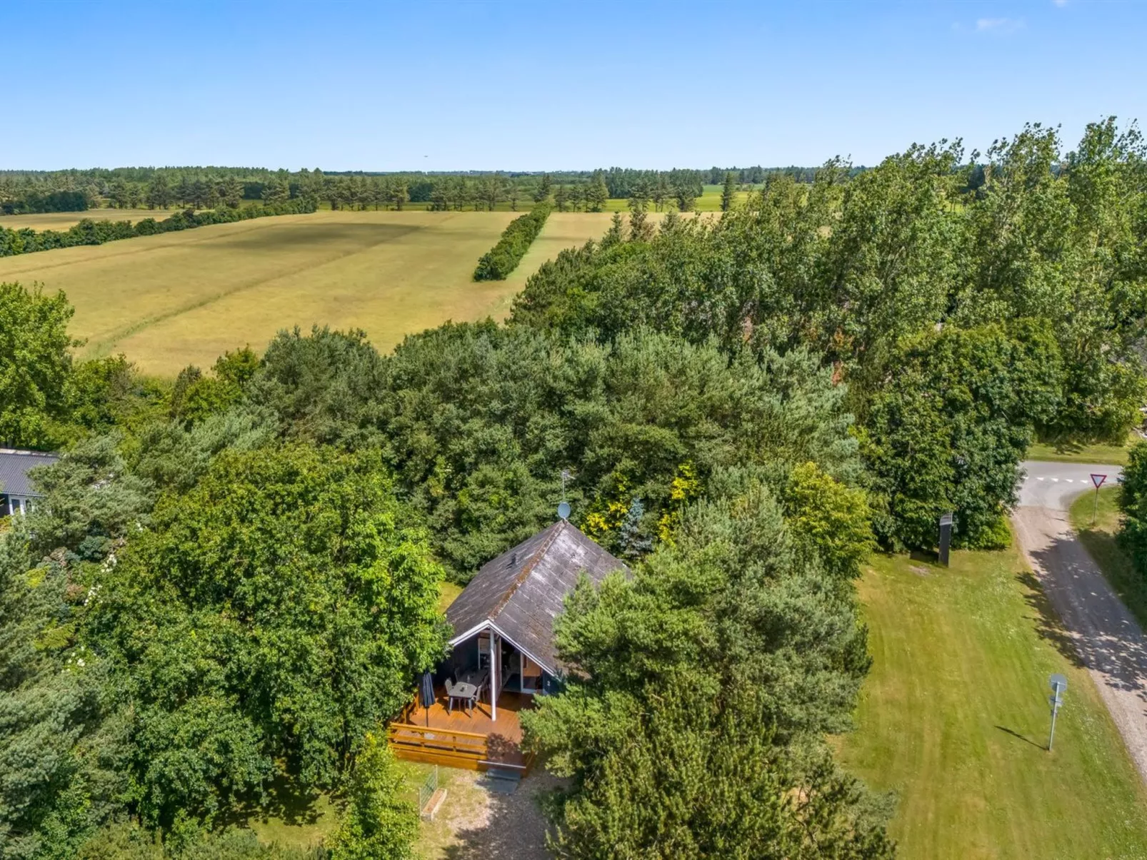 "Yarla" - 500m to the fjord-Outside