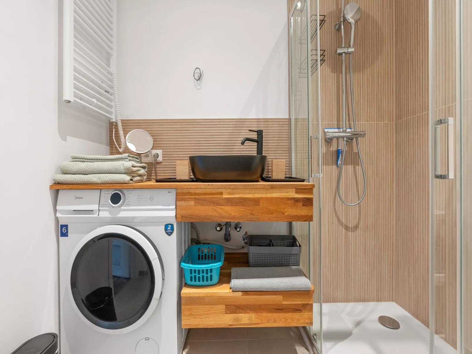 Art District Nook-Inside