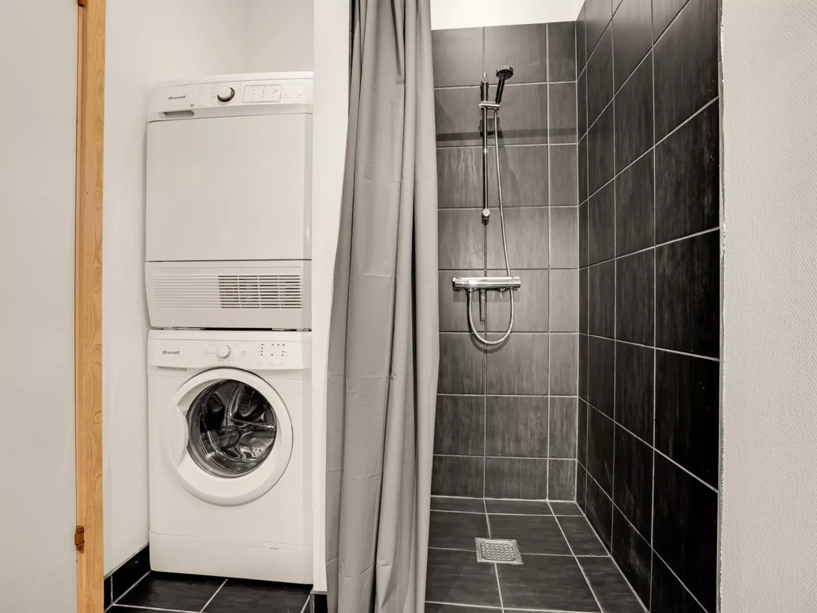 "Mika" - 800m from the sea