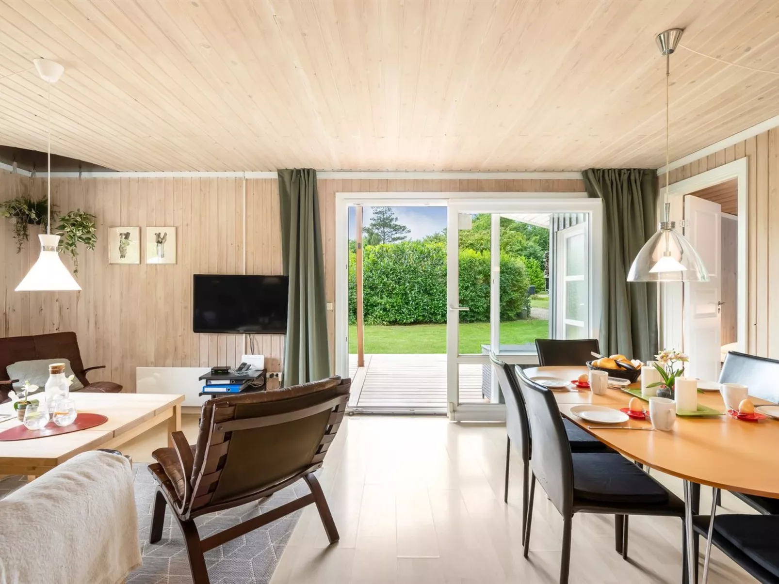 "Ellie" - 500m from the sea-Dedans