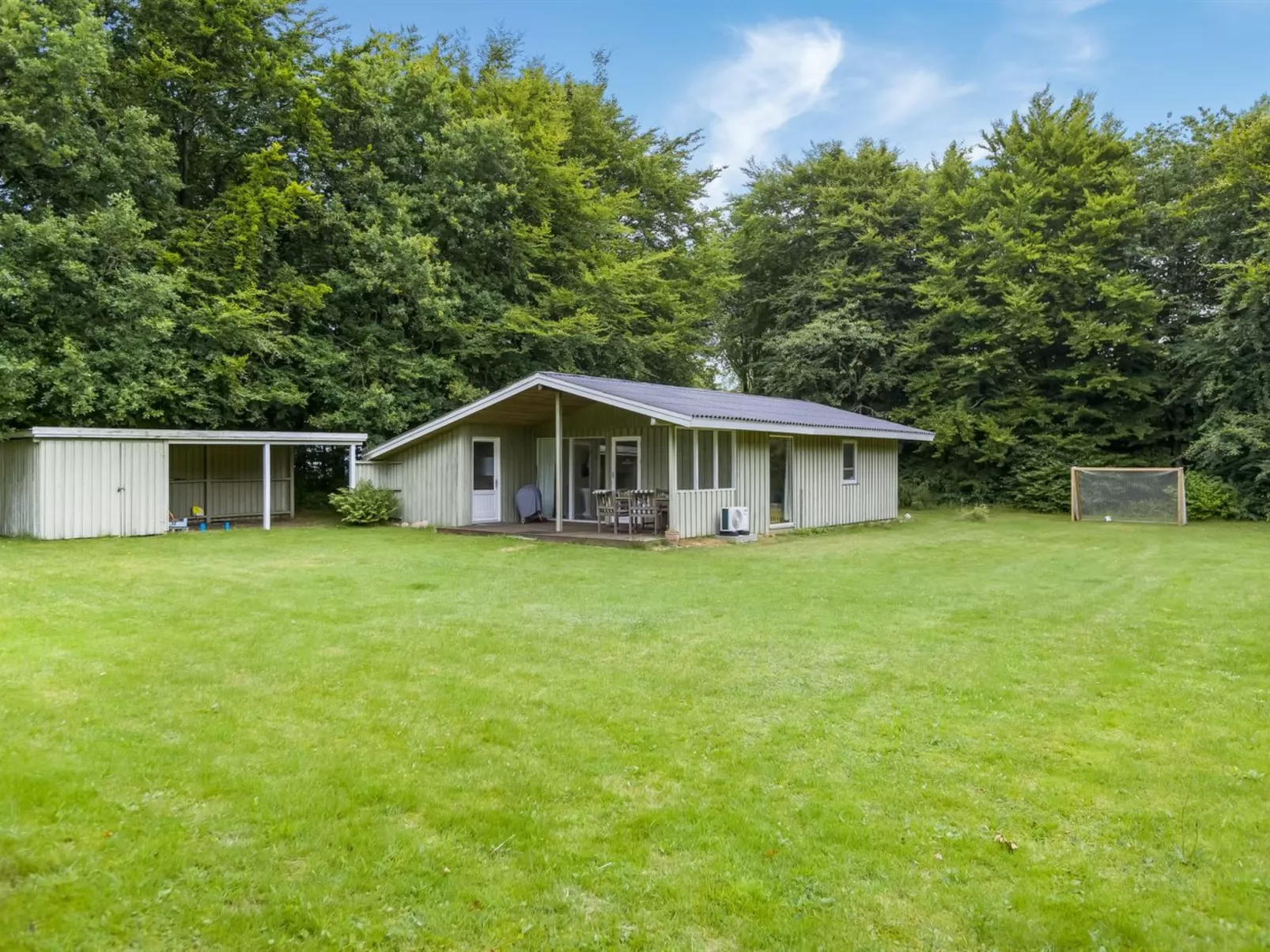 "Göran" - 30km from the sea-Dehors