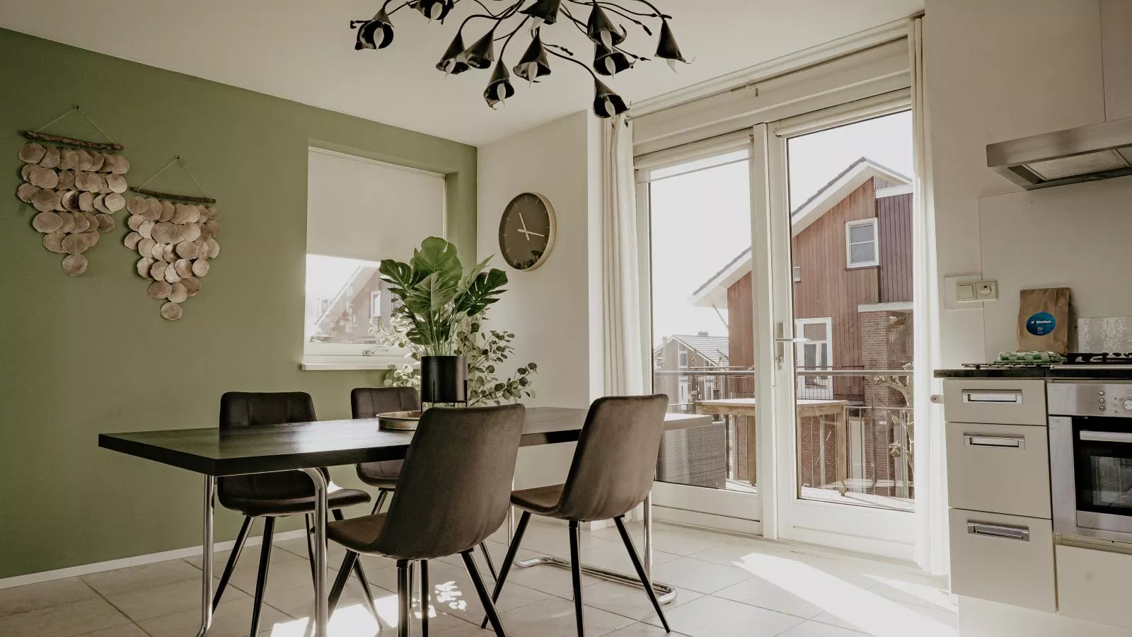 Nova Meer-Dining room