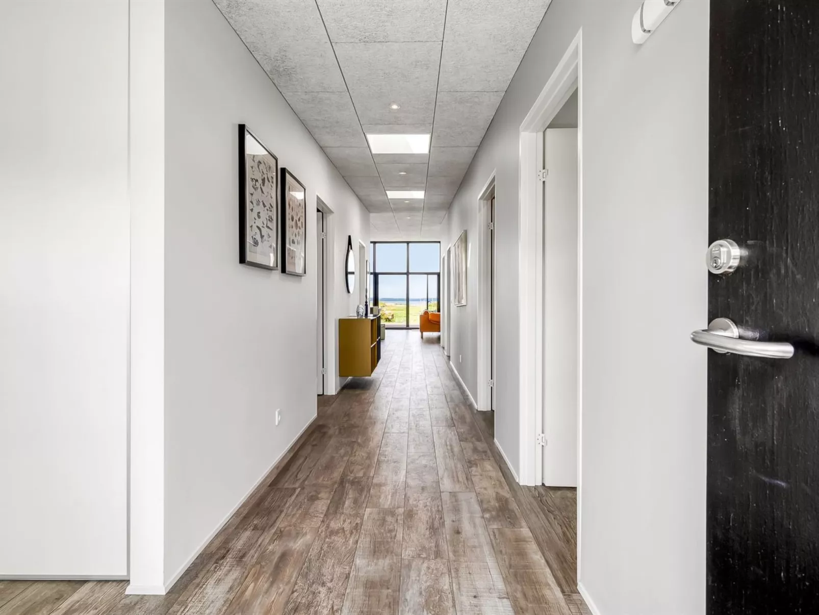 "Bondi" - 75m from the sea