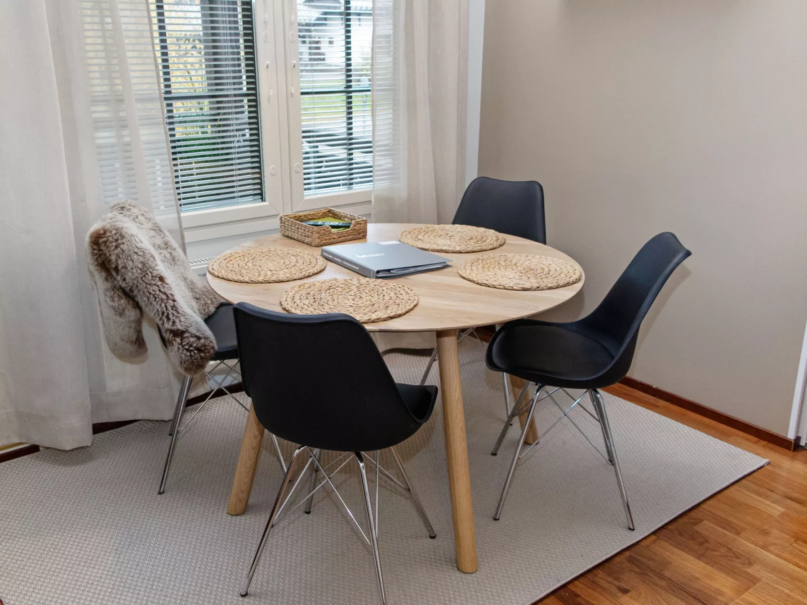 Point vale 1 as 6-Inside