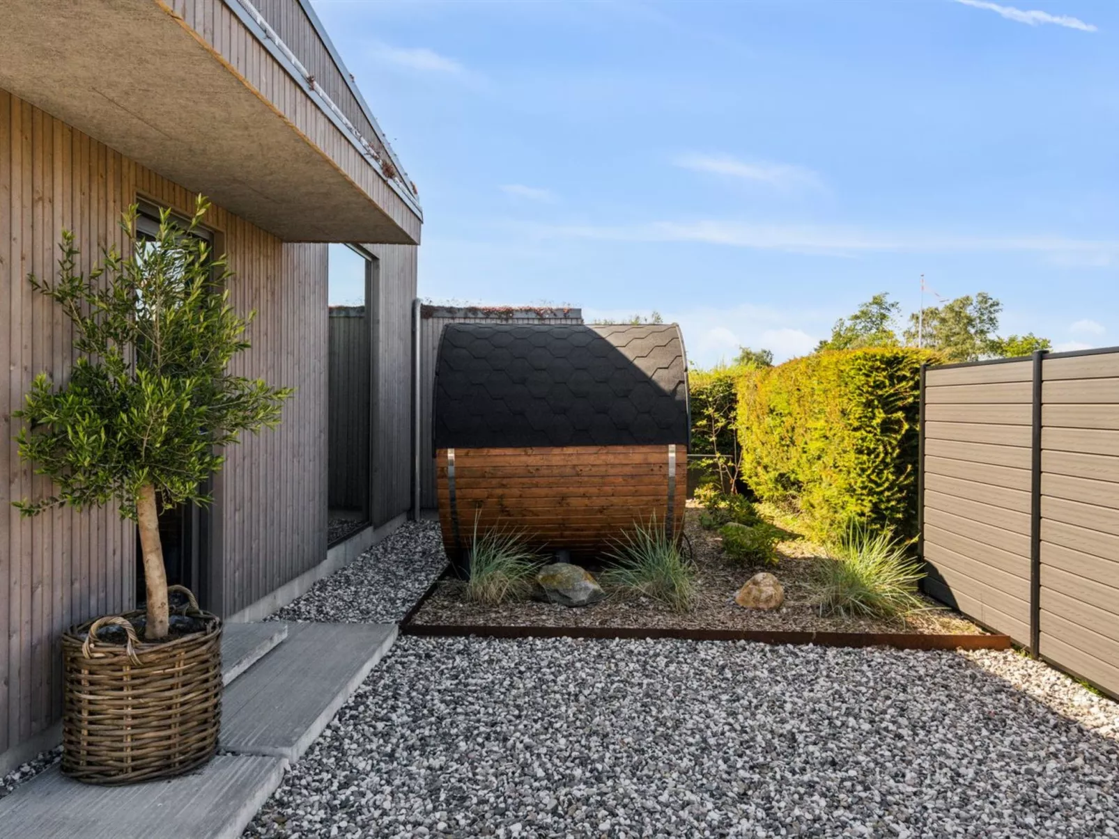 "Elvie" - 150m from the sea-Dehors