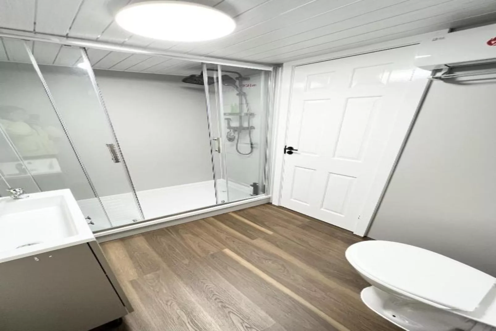 Compact Double Room-Salle de bain