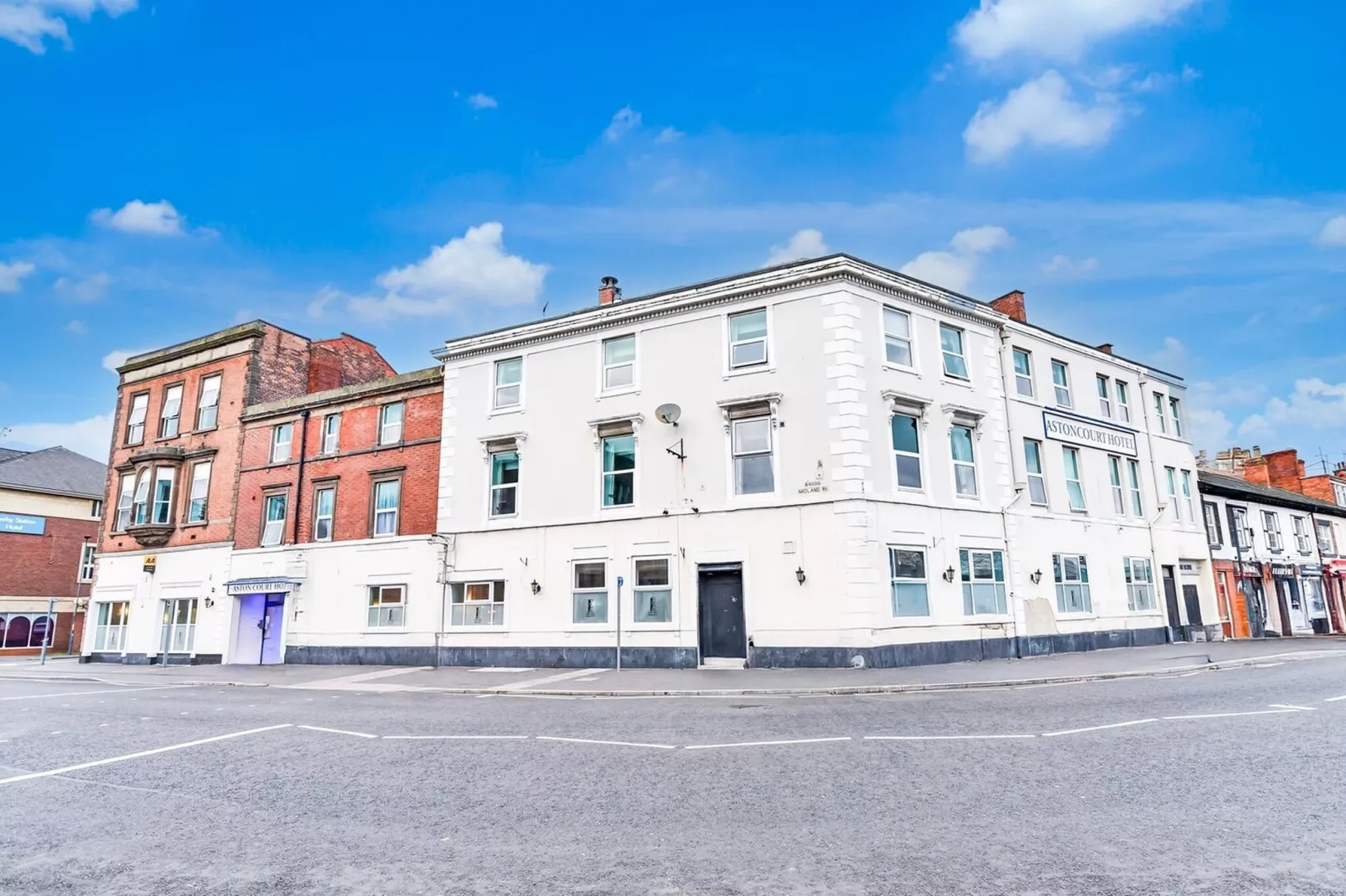 Standard Twin Room-Exterior in summer