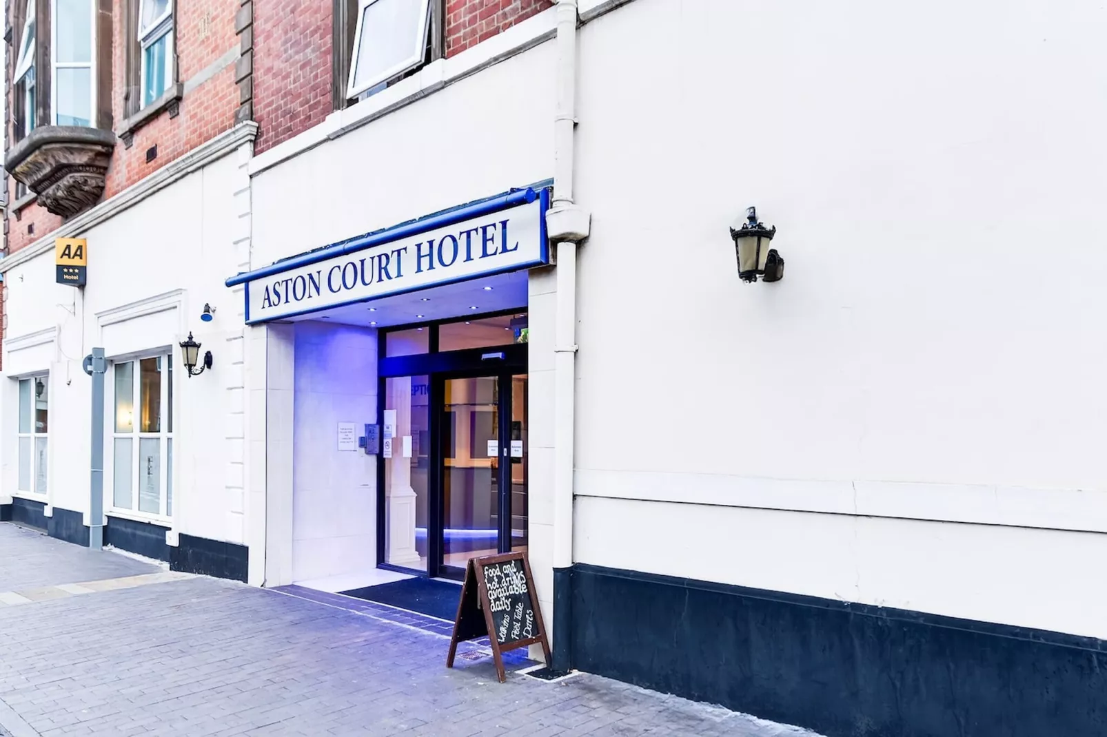 UA Twin Wet Room-Exterior in summer