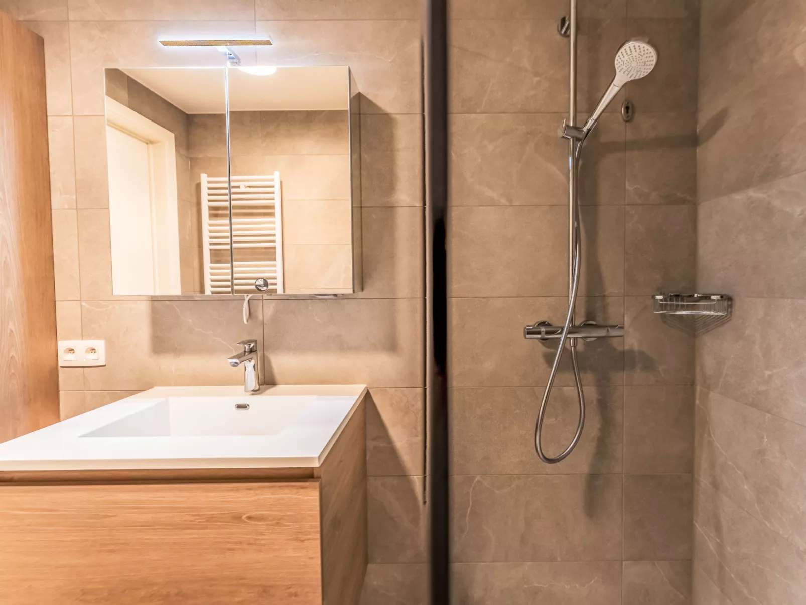 C-Dream I with lateral seaview-Drinnen