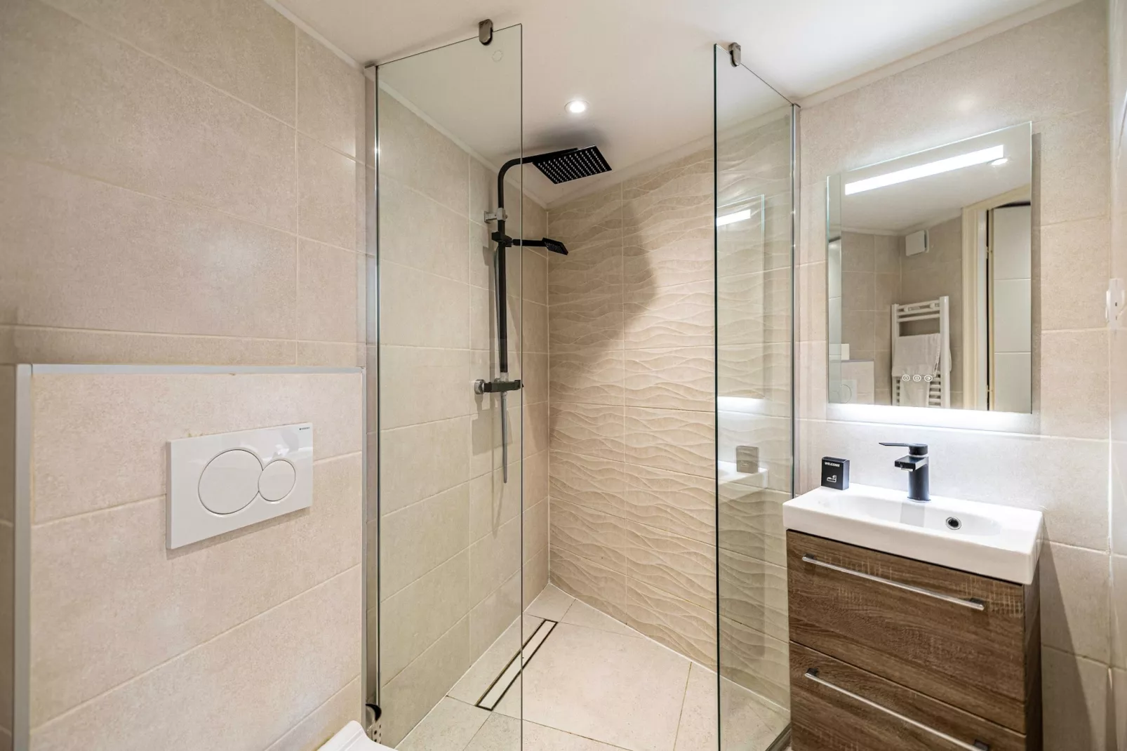 GF-11-GARIBALDI-103-Kitchen