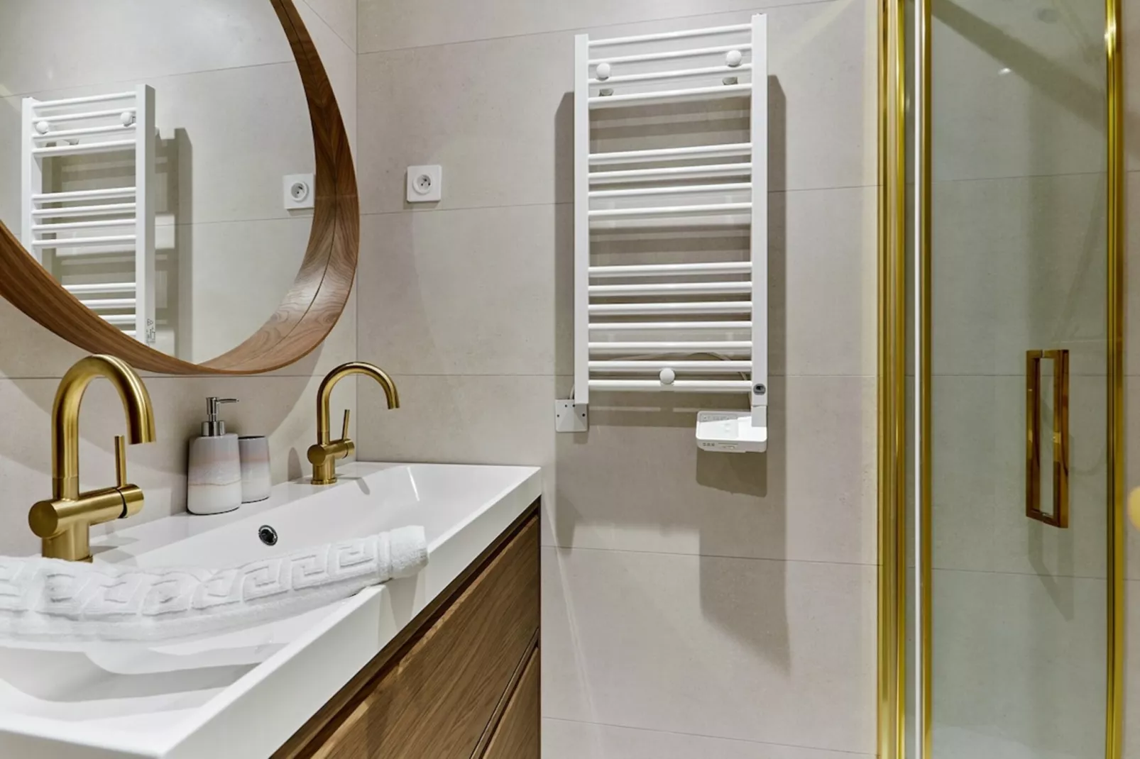 AVRON 2 NEW-Nicht zugeordnet