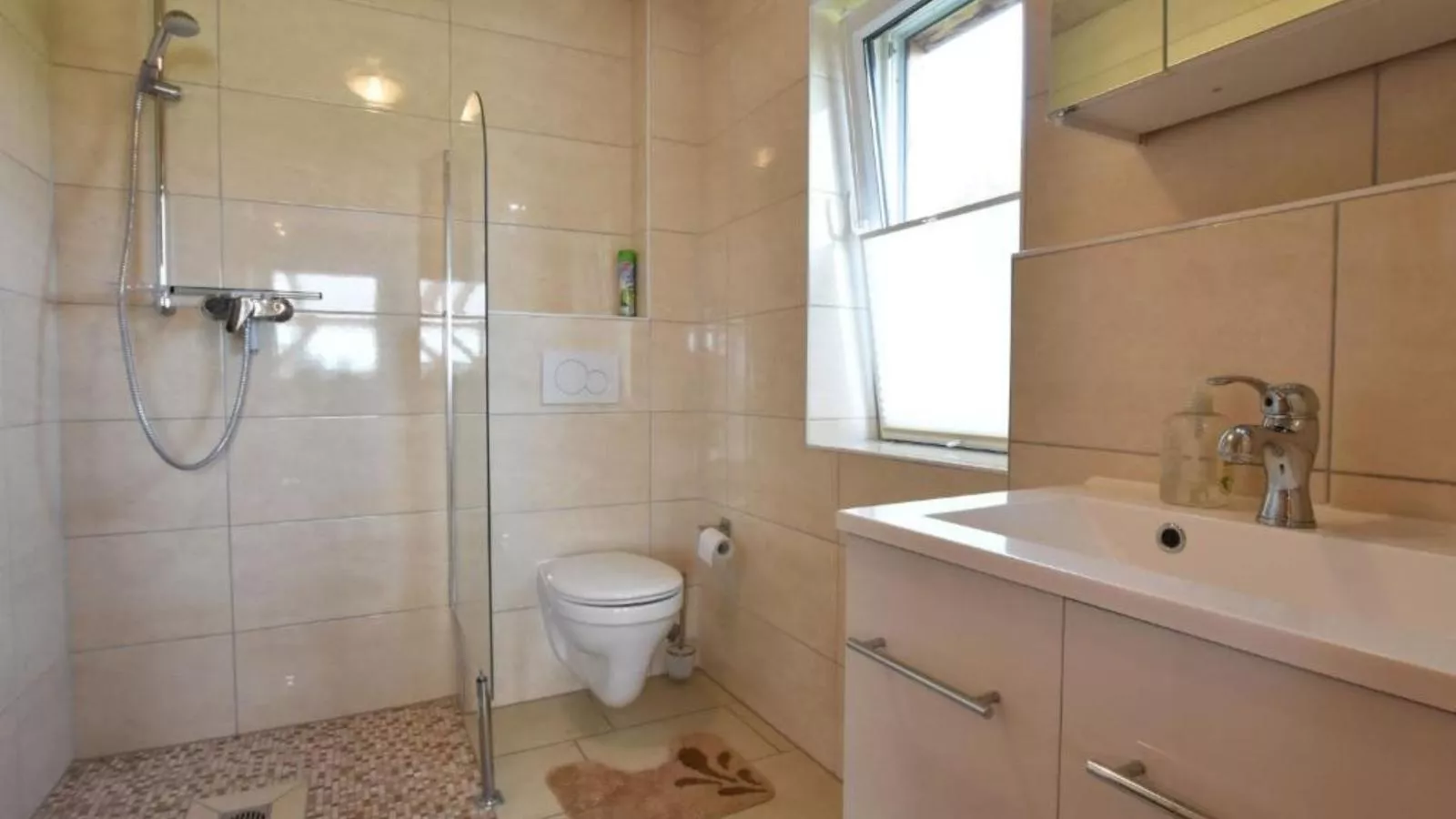 Am Triensee-Badezimmer