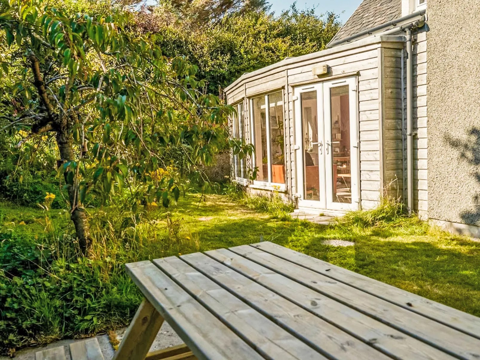 Tigh Na Bruthaich-Outside