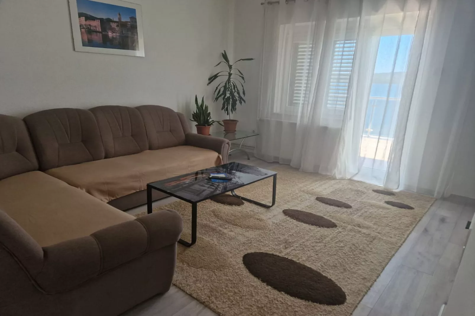 Three-Bedroom Apartment With Sea View A2-Salon