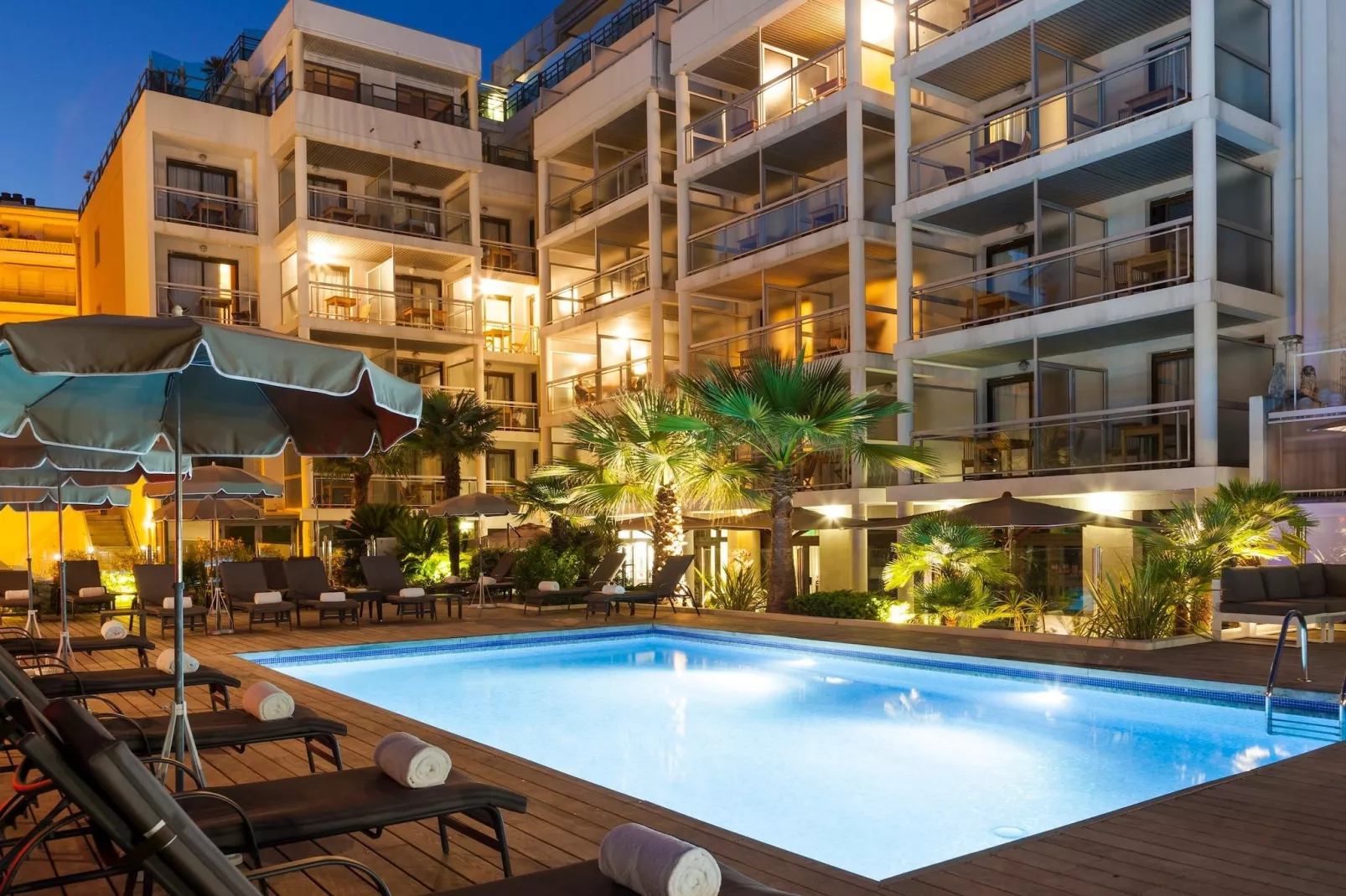 NEHÔ SUITES CANNES CROISETTE - Superior suite with terrace-Piscine