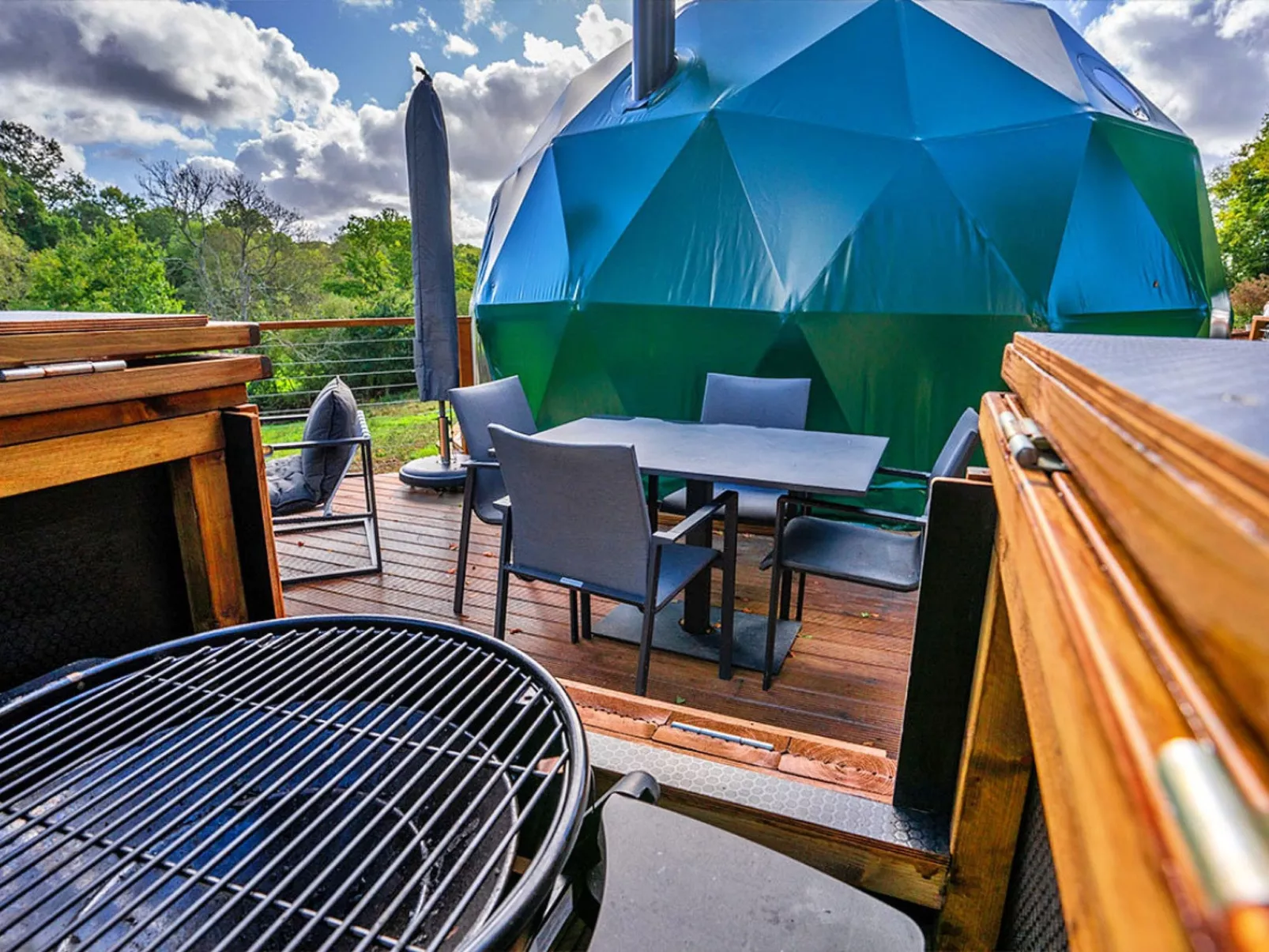 Wakehurst Luxury Dome-Outside