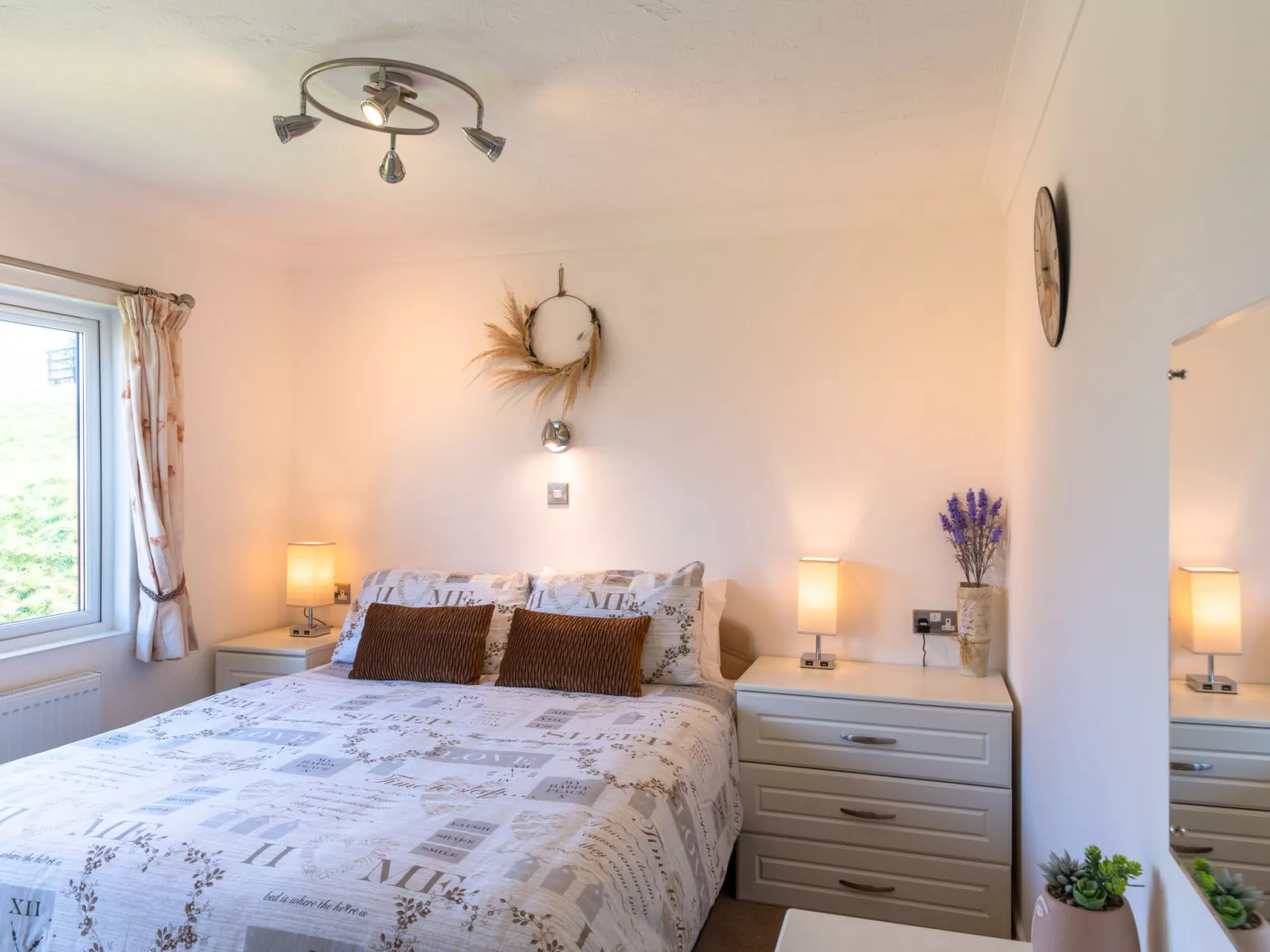 Serendipity Lodge-Inside