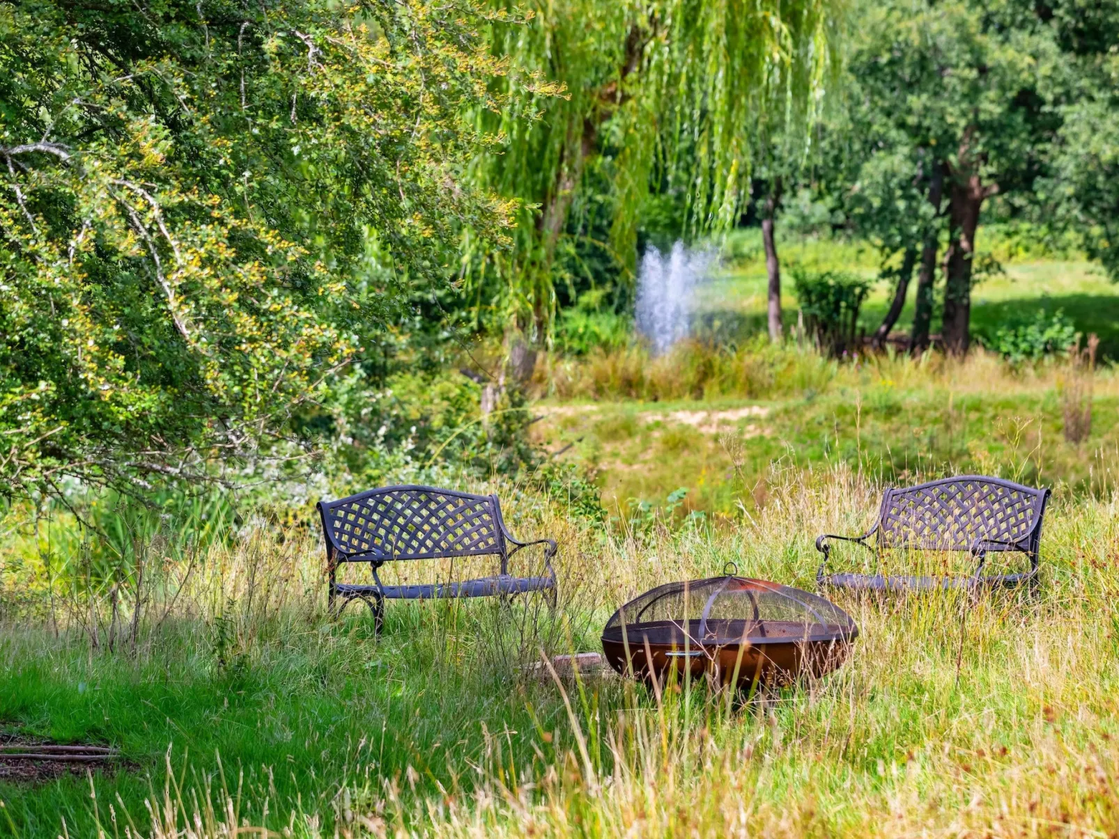 Sandhill Cottage with Hot Tub-Outside