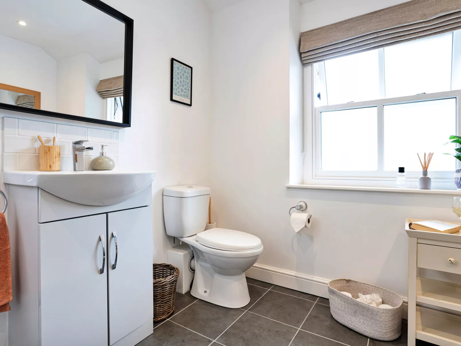 Courtyard Cottage-Inside