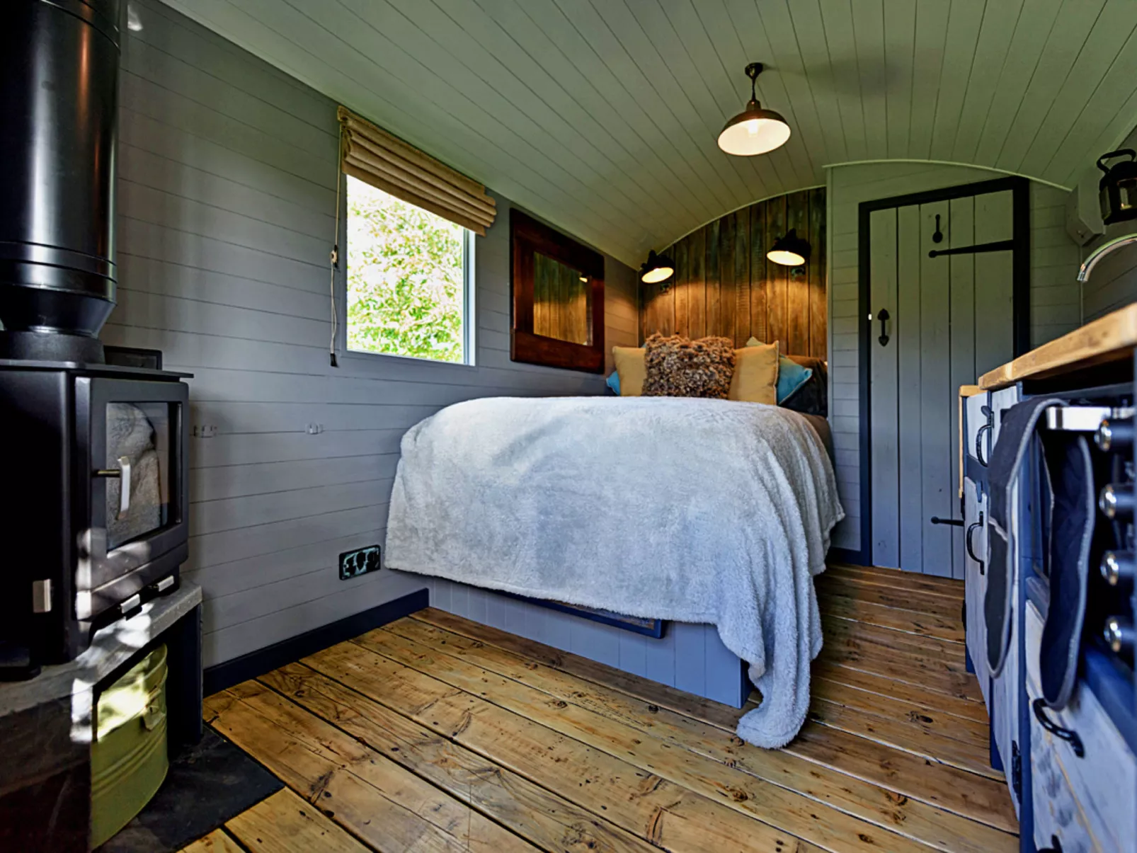 'Elen' Gypsy Hut-Dedans