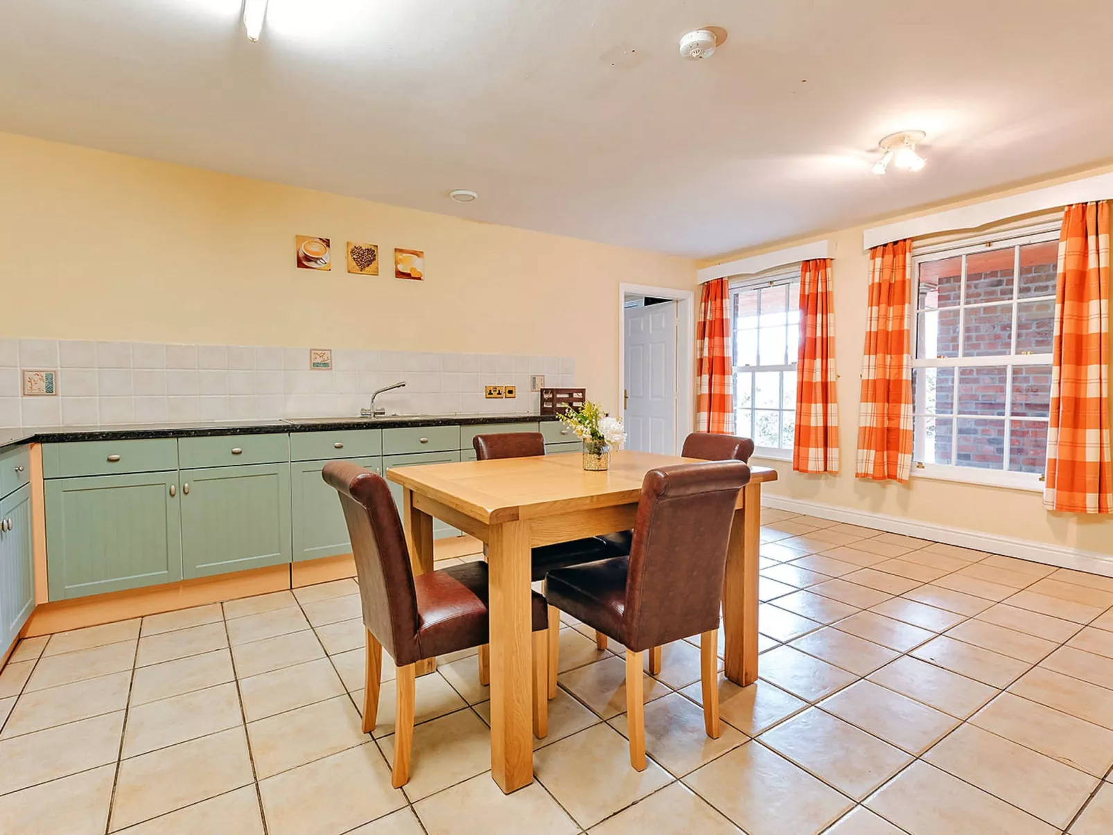 Netley Hall - Peach Tree-Dedans