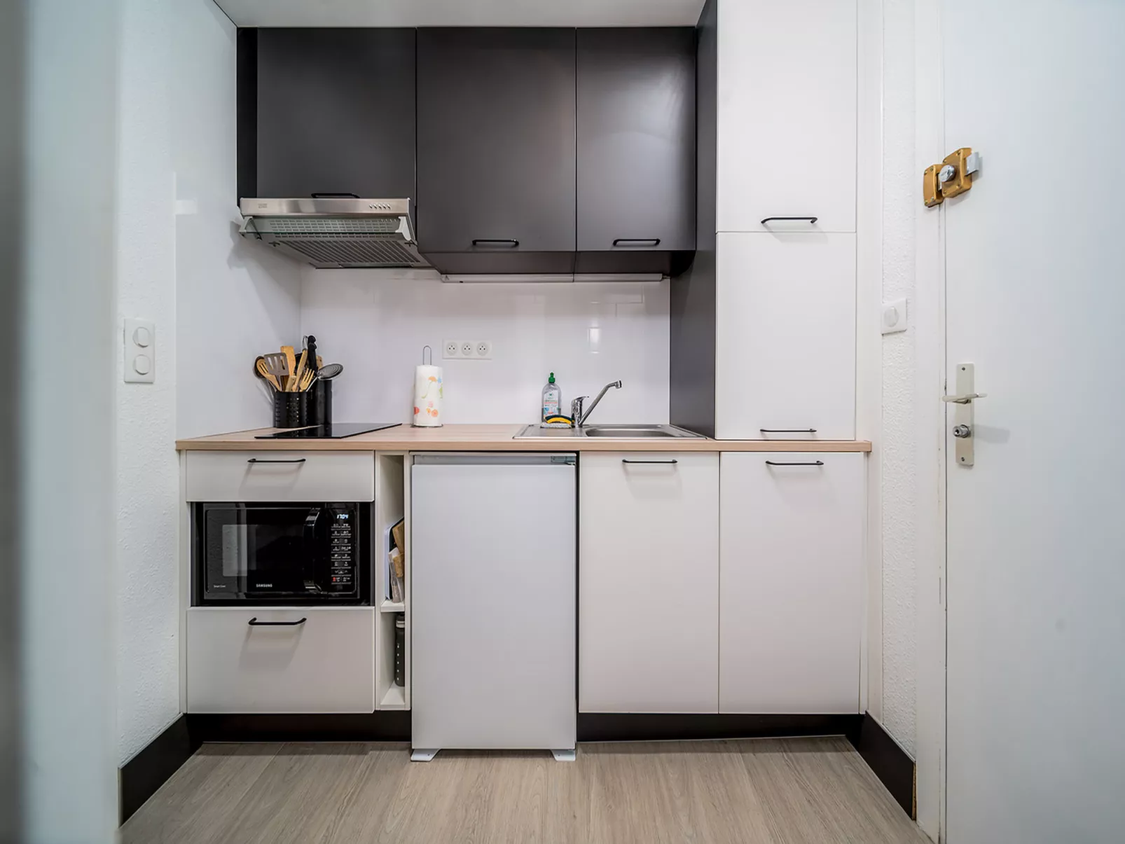 T. de la Foux N 51 - 2P5C-Inside