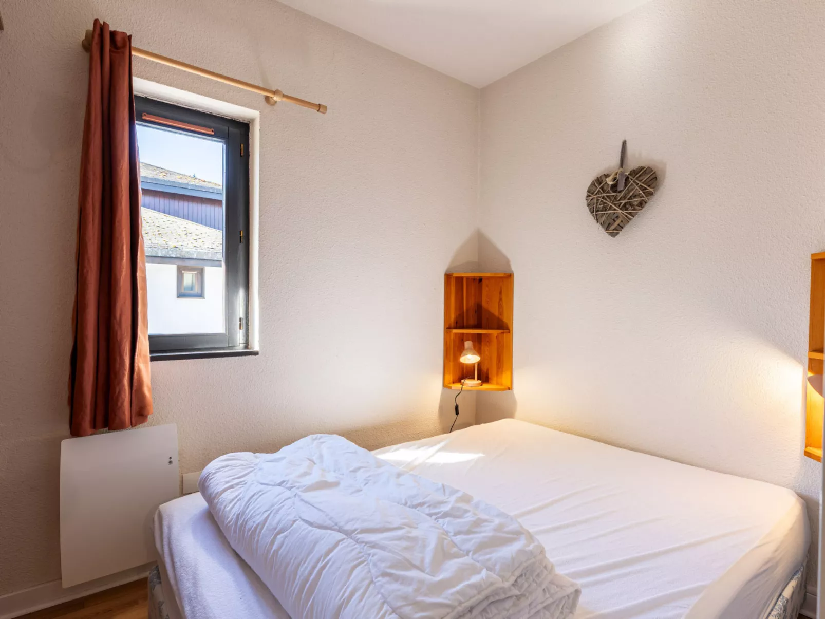 Grand Horizon 1-Inside