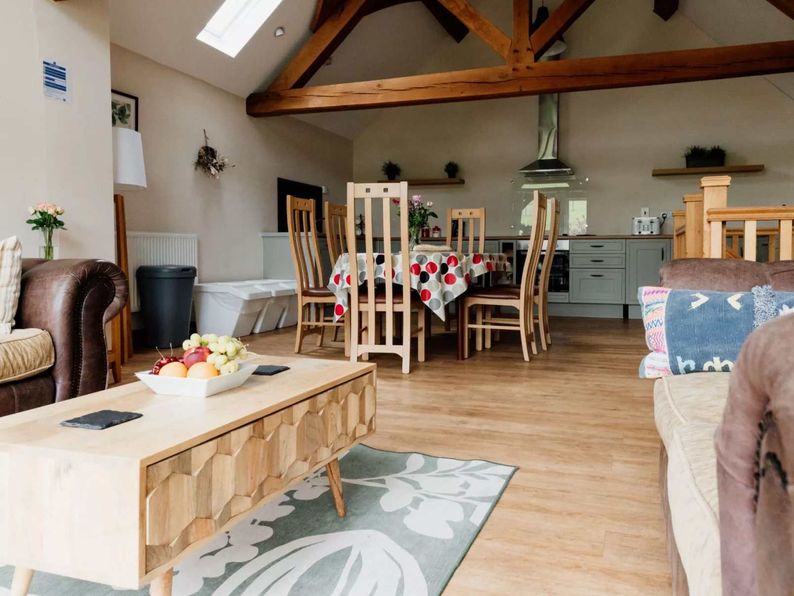 The Welsh Barn-Dedans