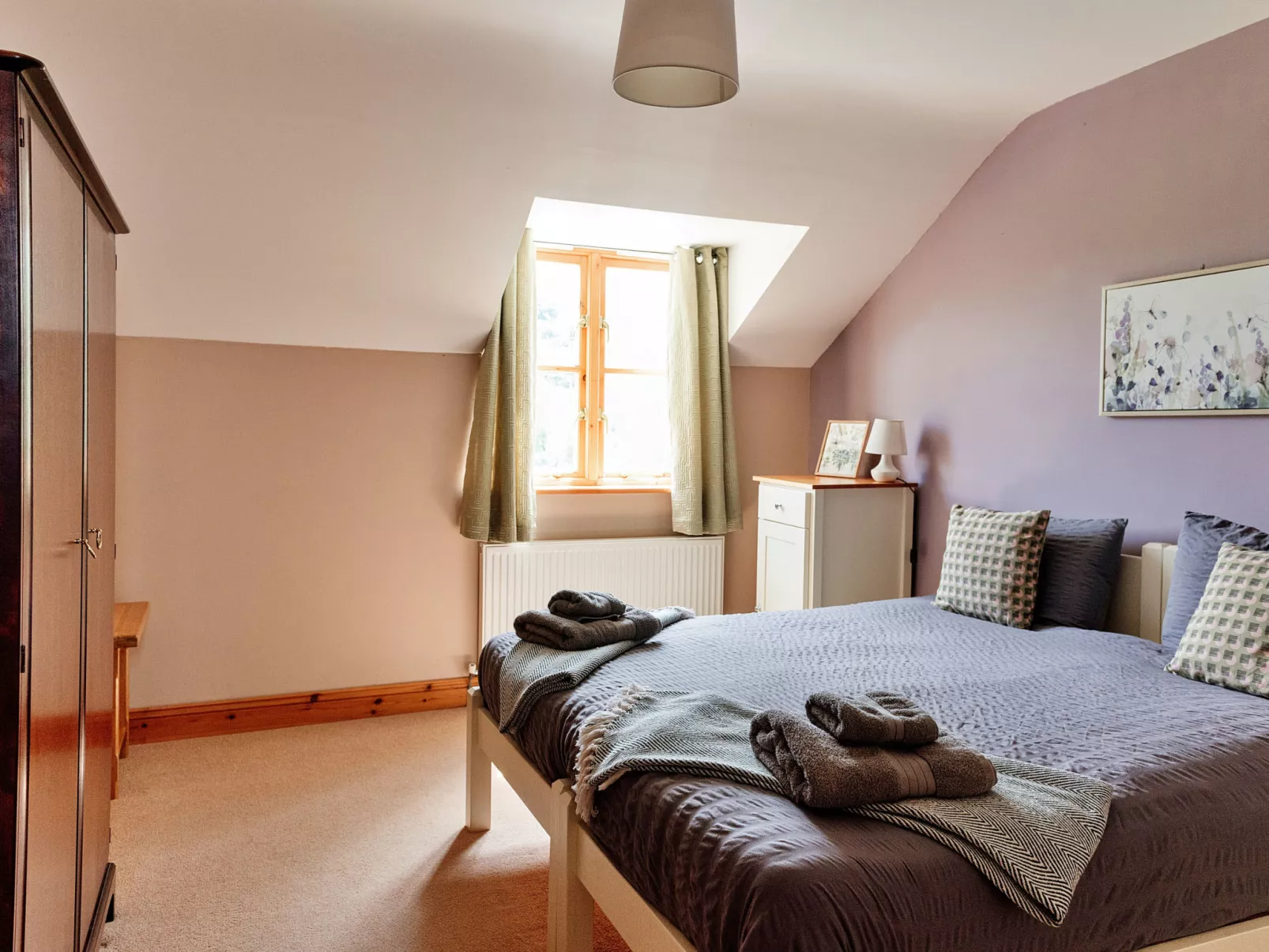 The Welsh Farmhouse-Dedans