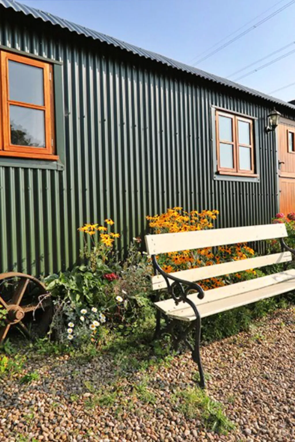 Shepherd's Lodge at Morrells Wood-Dehors