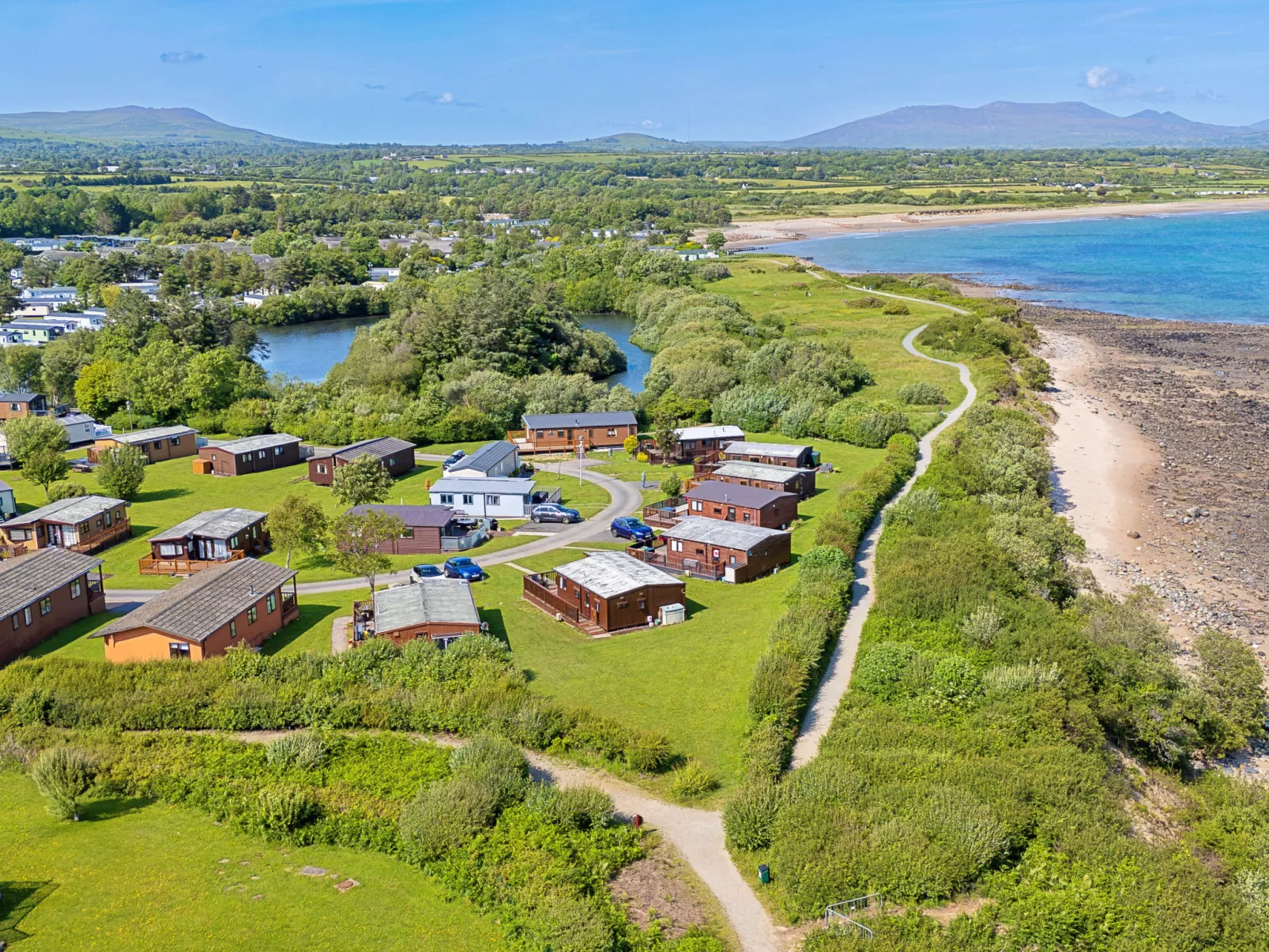 Forest Lodge-Outside