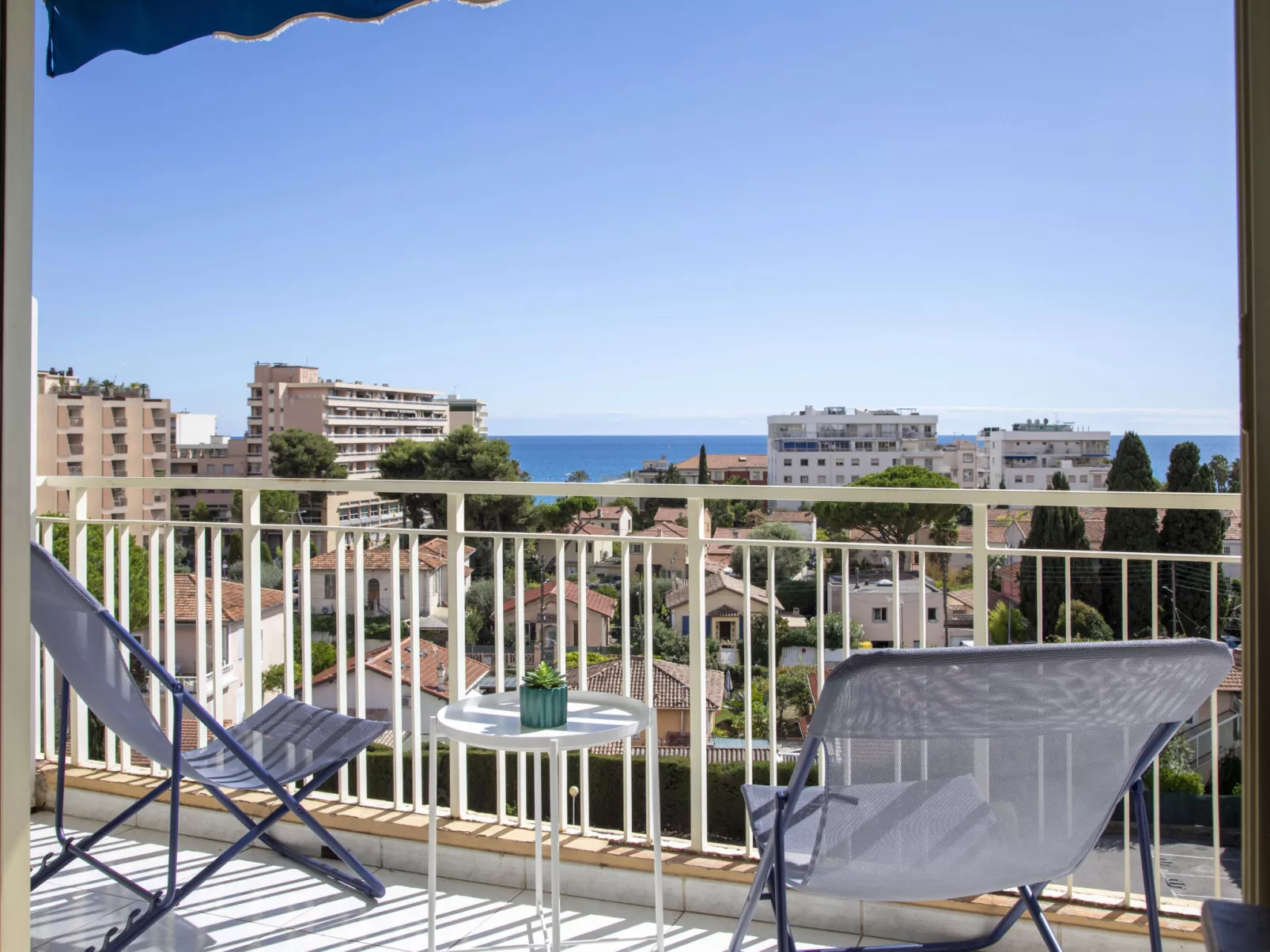 Azur Paradis-Draußen