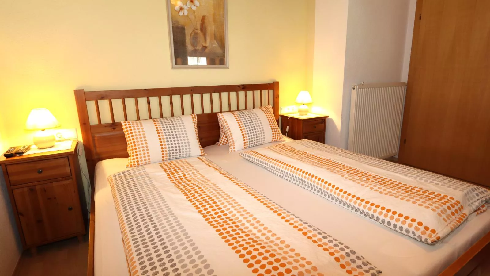Rosalie-Lorena-Bedroom
