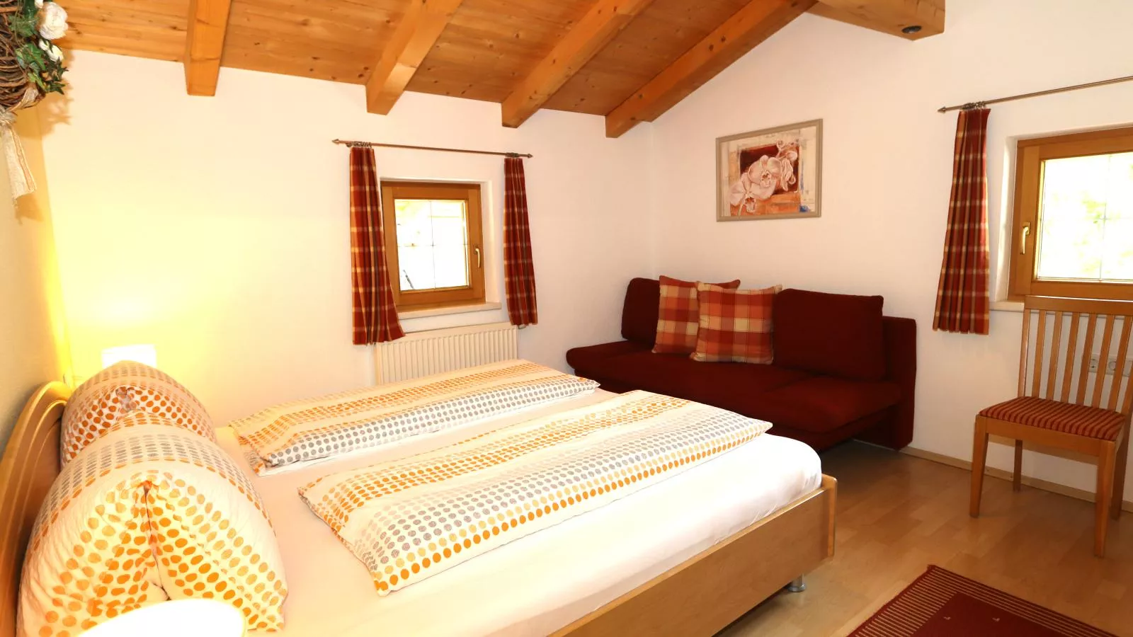Rosalie-Lorena-Bedroom