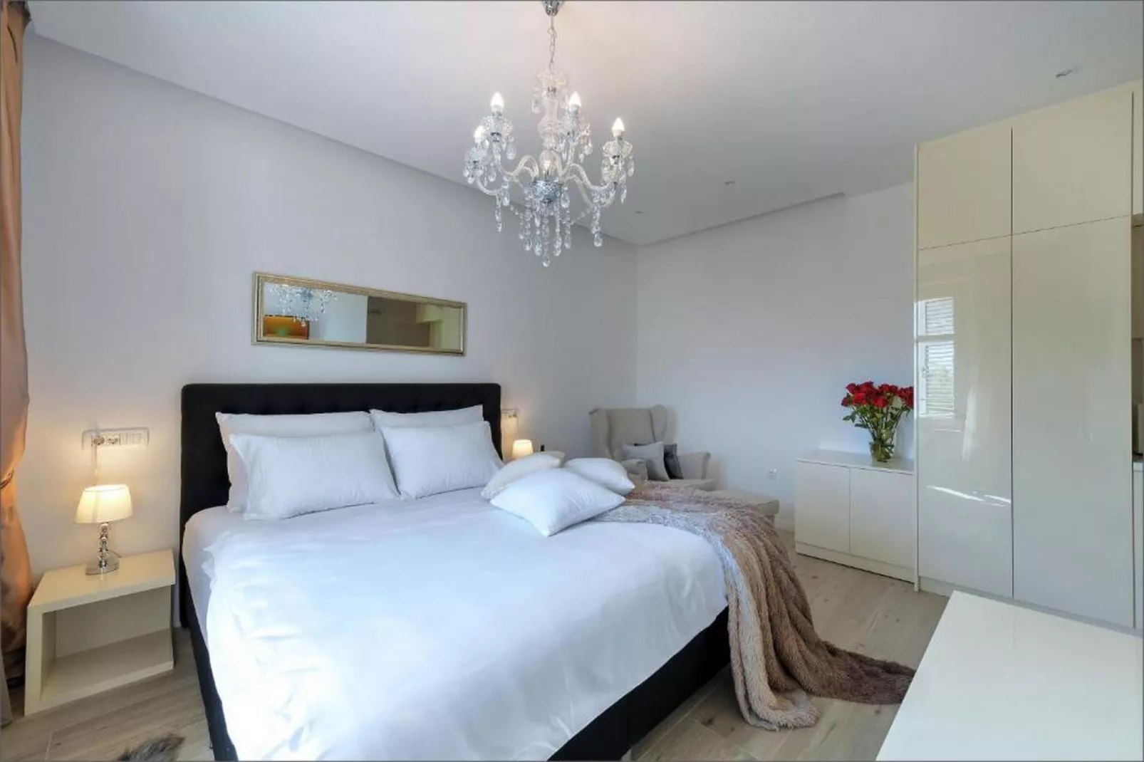Deluxe Room with King Bed (2)-Chambre
