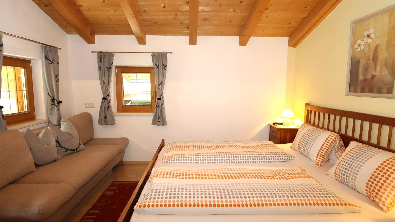 Rosalie-Lorena-Bedroom