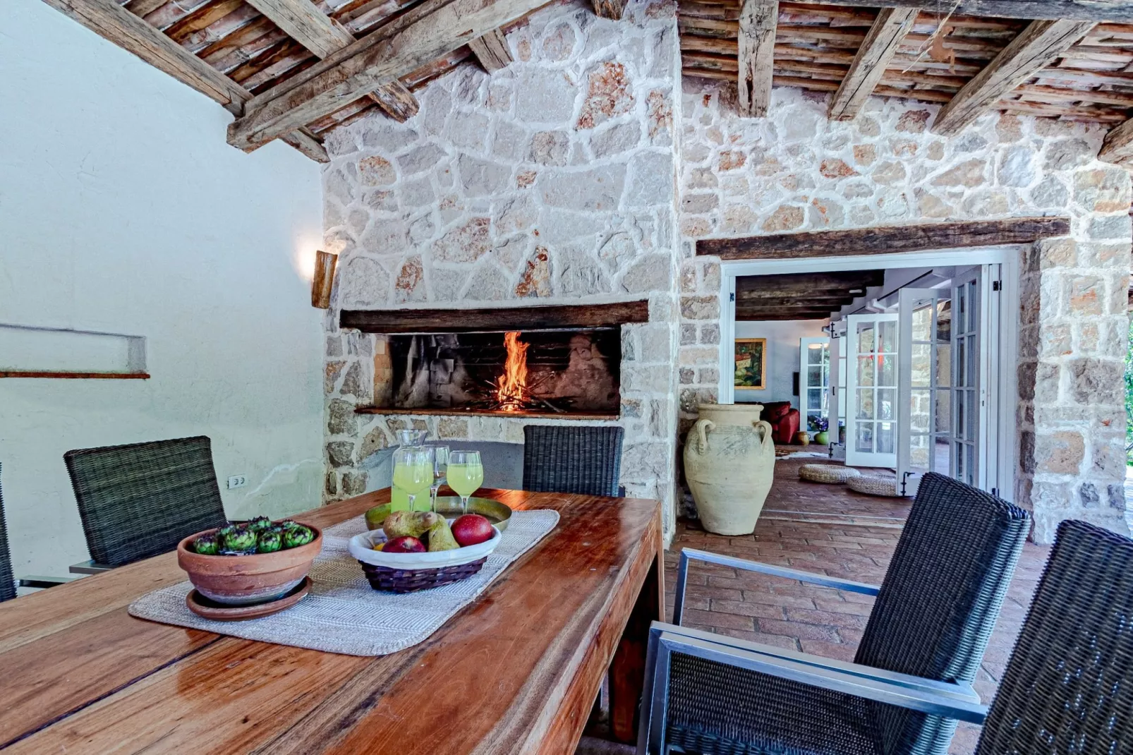 Stone House Anfitrite - Two Bedroom Villa with Private Pool and Terrace-Esszimmer