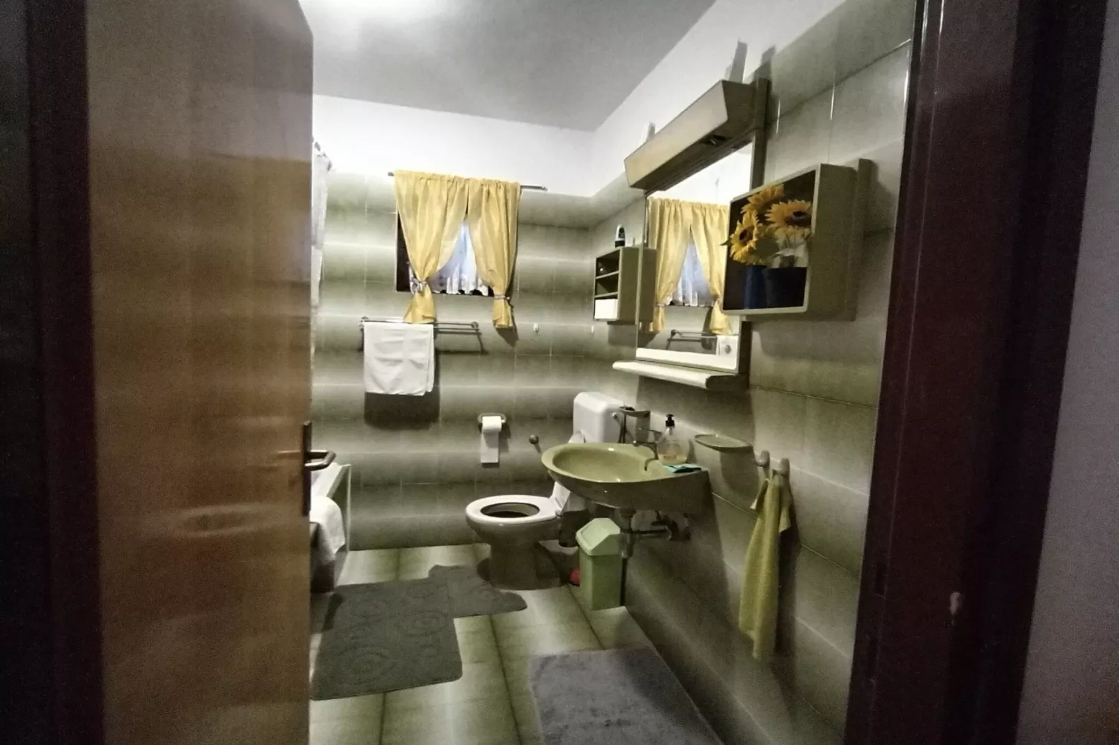 Two Bedroom Apartment With Sea view-Schlafzimmer