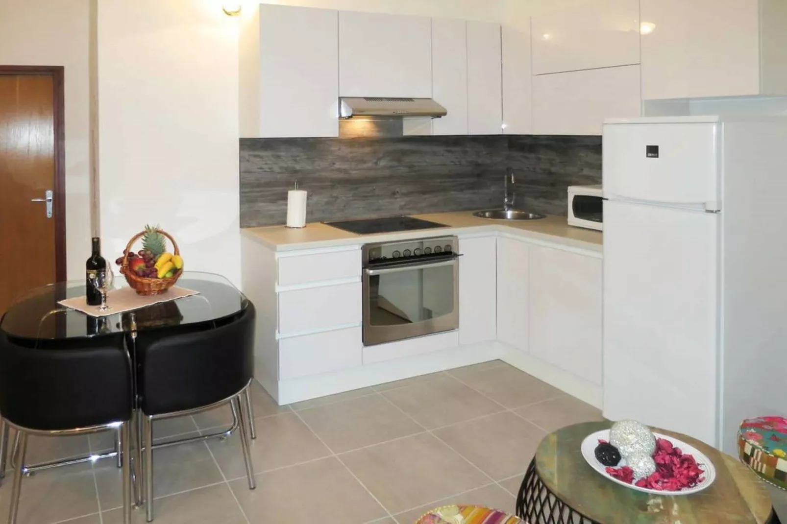 Sea-View Apartments with Pool, Terrace, and Outdoor Lounge in Scenic Čiovo Island - Two Bedroom Apartment (Owner Sollis I)-Kitchen